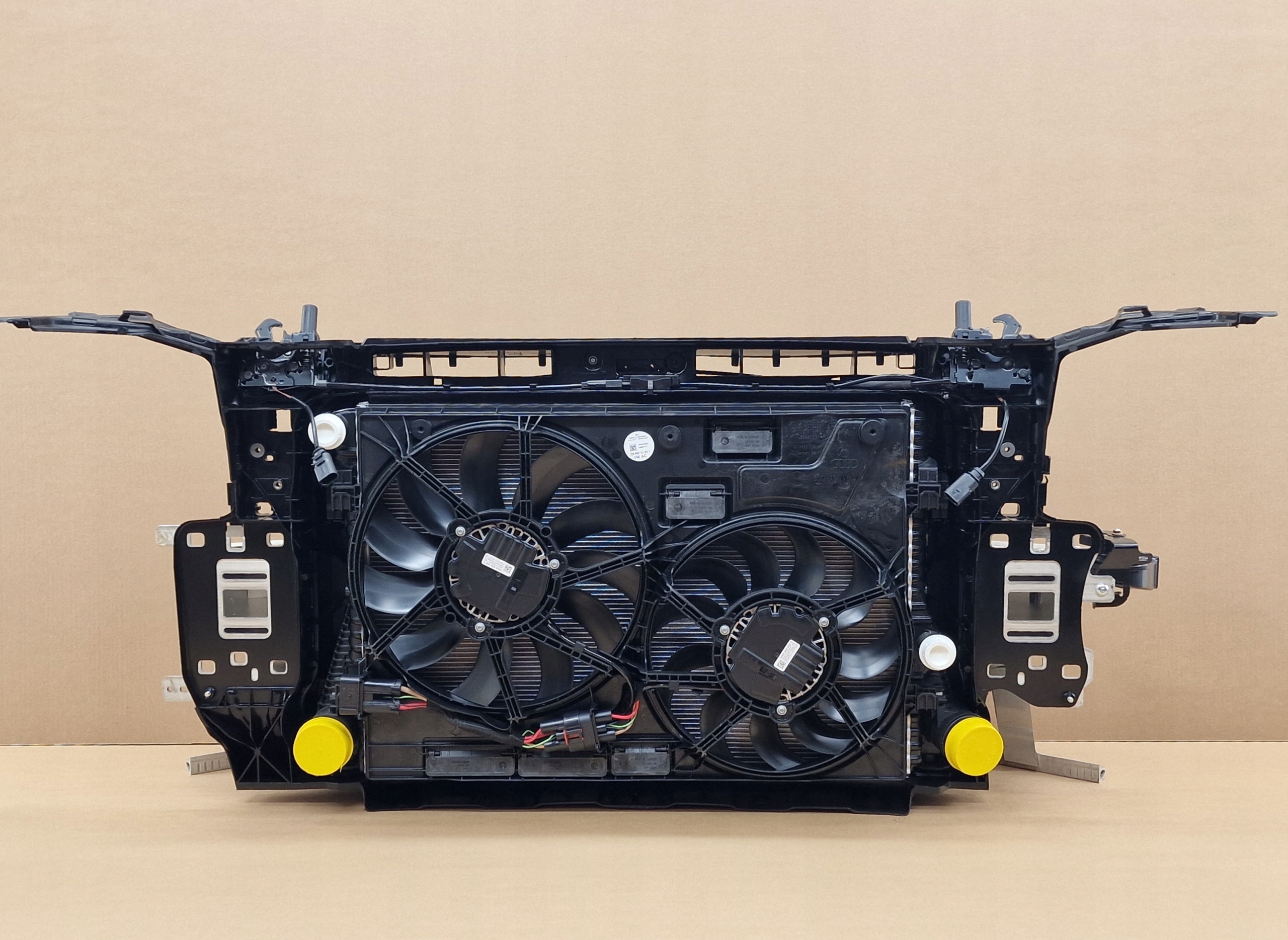 ПЕРЕДНЯ ПАНЕЛЬ ПЕРЕДНІЙ РАДІАТОРИ AUDI Q3 F33a 2.0T0tfsi