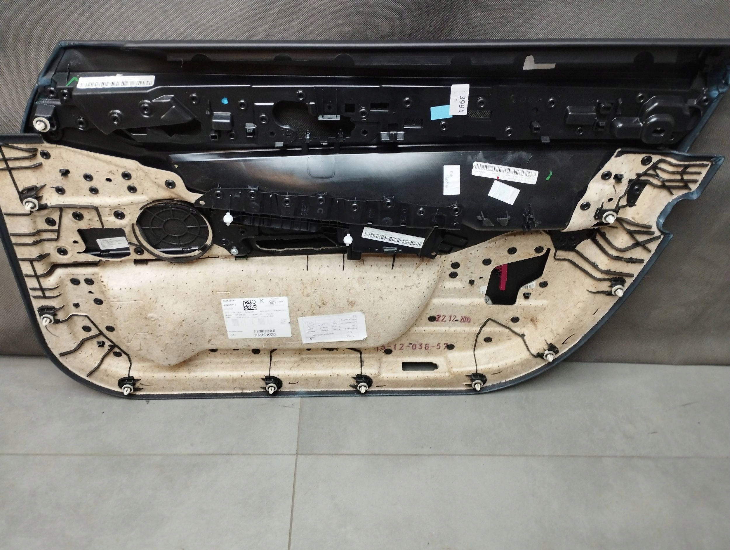 BMW 7 G11 side upholstery left front 94255711
