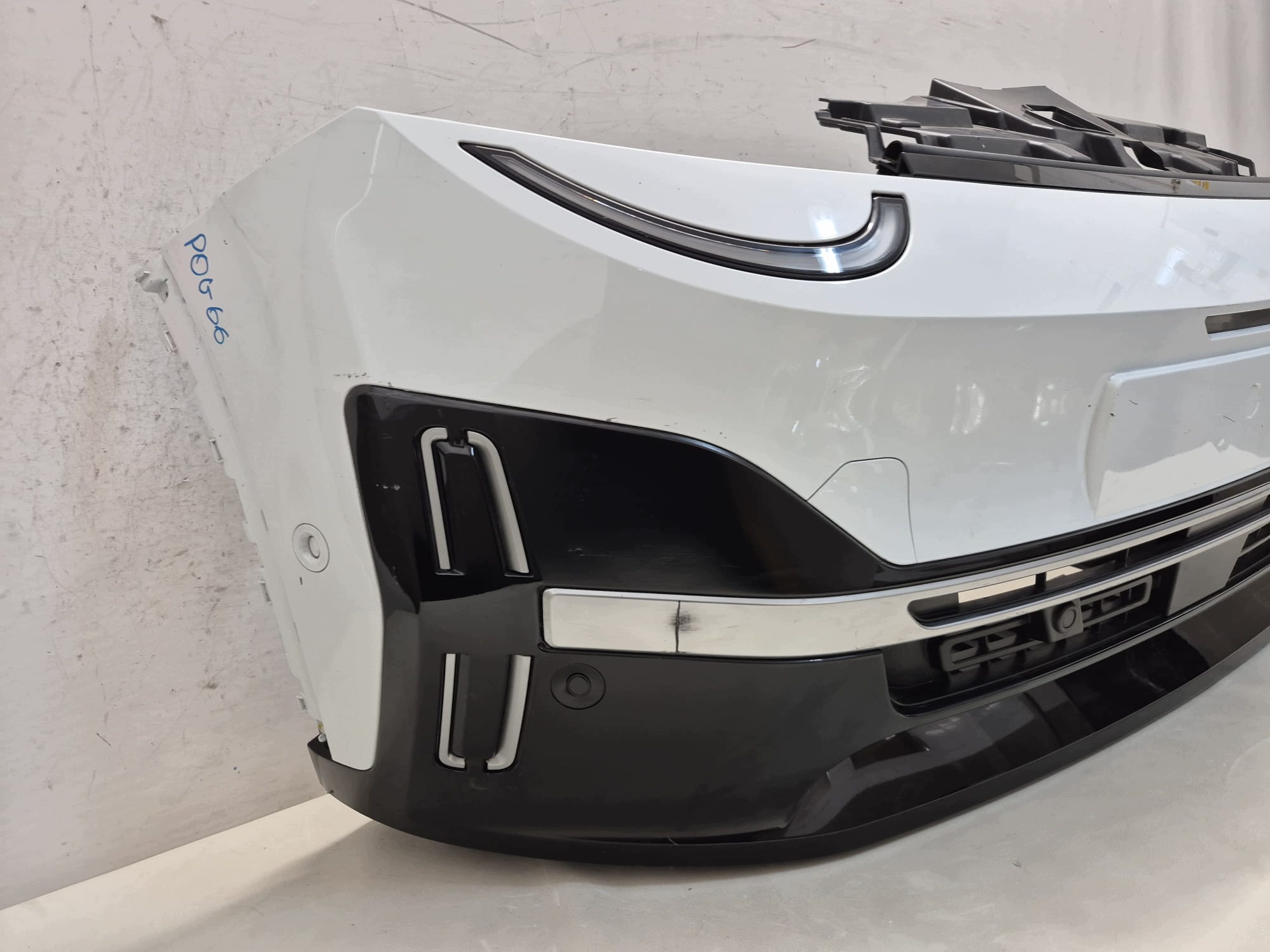 NISSAN MICRA K15 E-TECH VI 25- bumper front front PDC 8037040