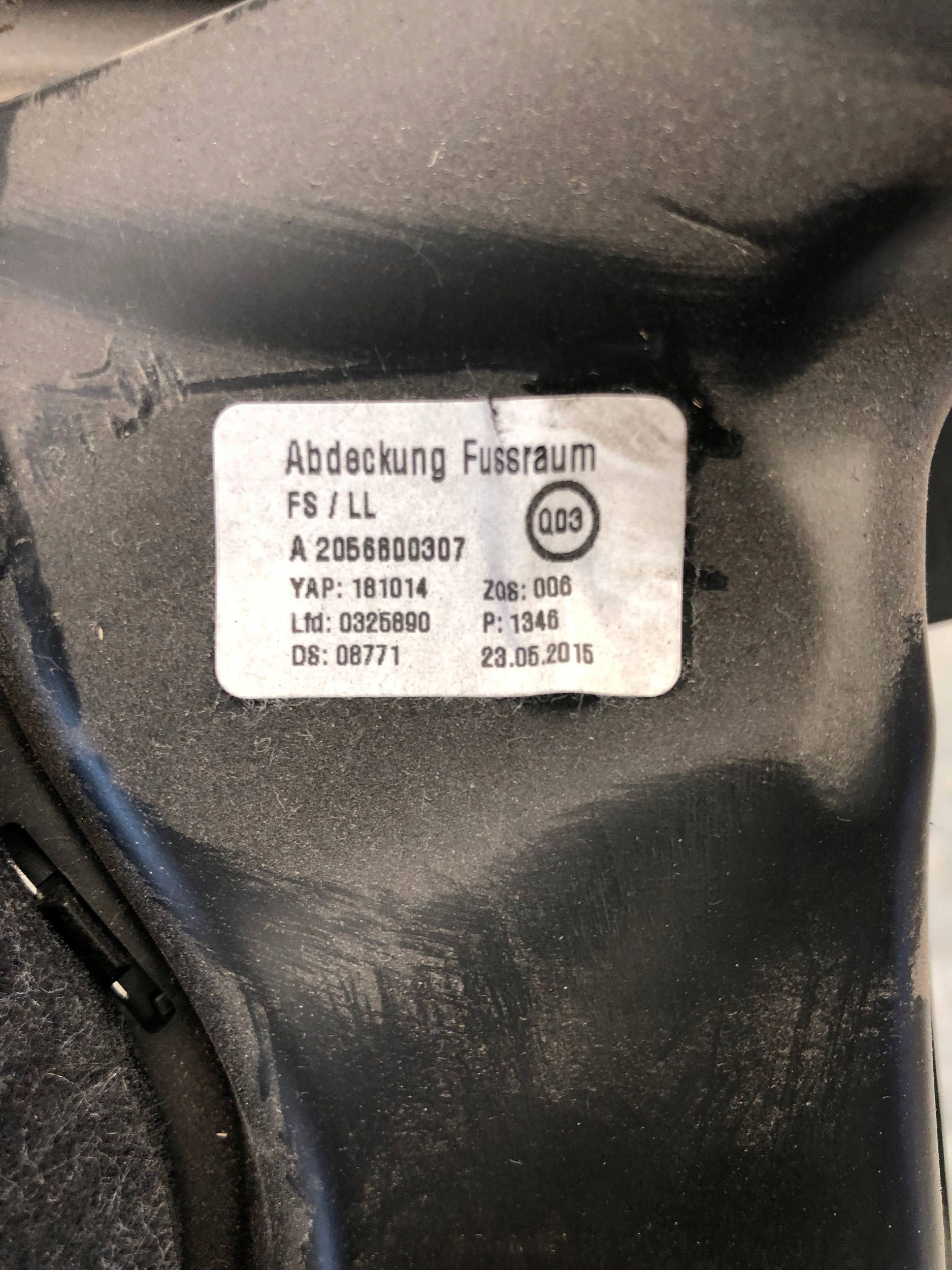 cover consoles lower left MERCEDES W205 A2056800307