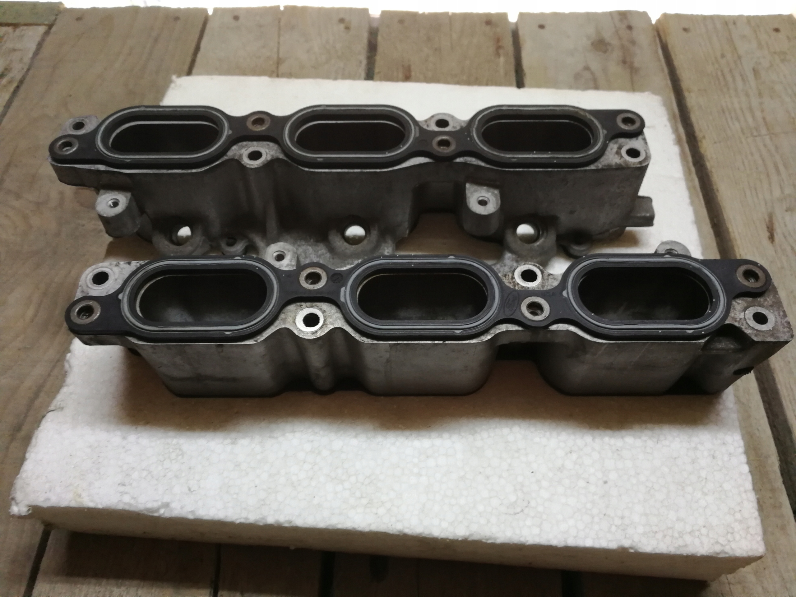 Ford Mondeo Mk3 ST220 kolektor ssący Typ samochodu Samochody osobowe