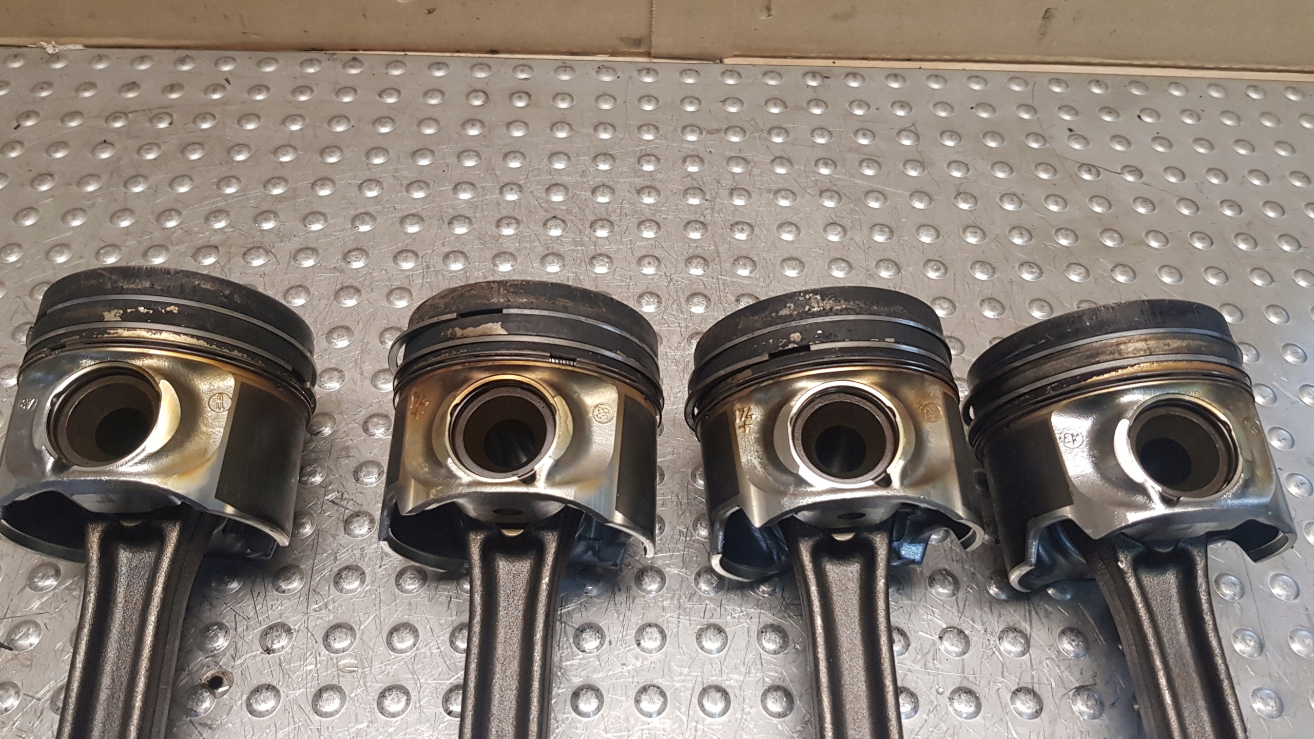 Piston Bielle KPL 059AE 83L82 AUDI A8 D4 Q7 TOUAREG 3.0 4.2 TDI CDS CAS