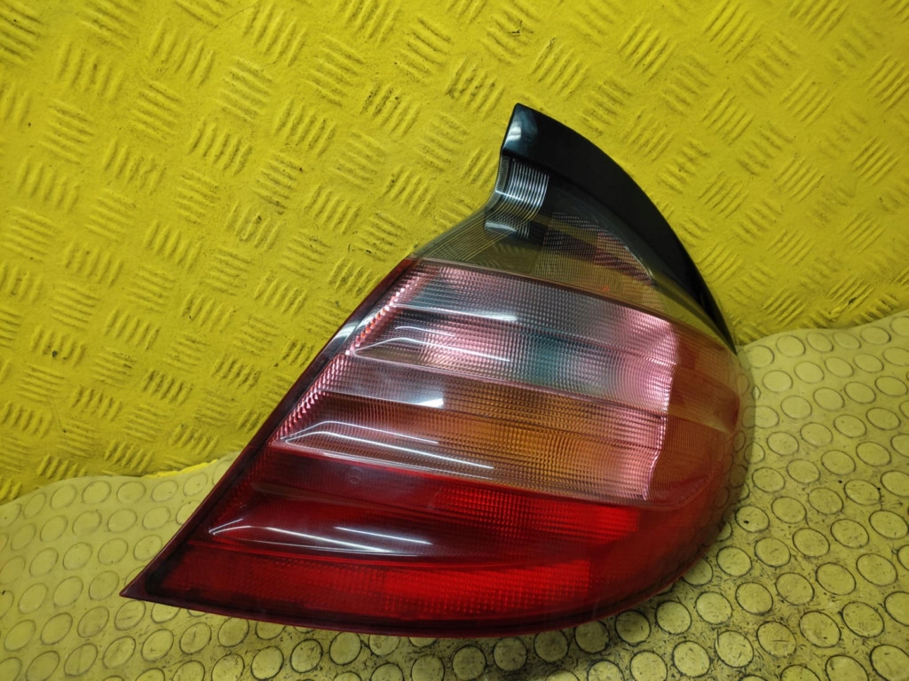 MERCEDES W203 light right rear part A2038200664