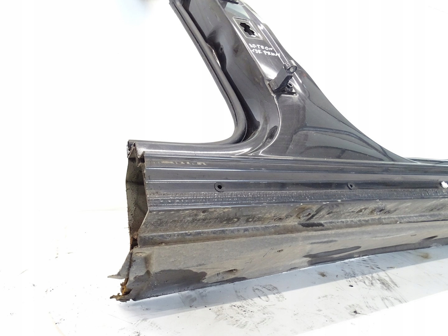 threshold front rear part right pillar B VW ARTEON 2019