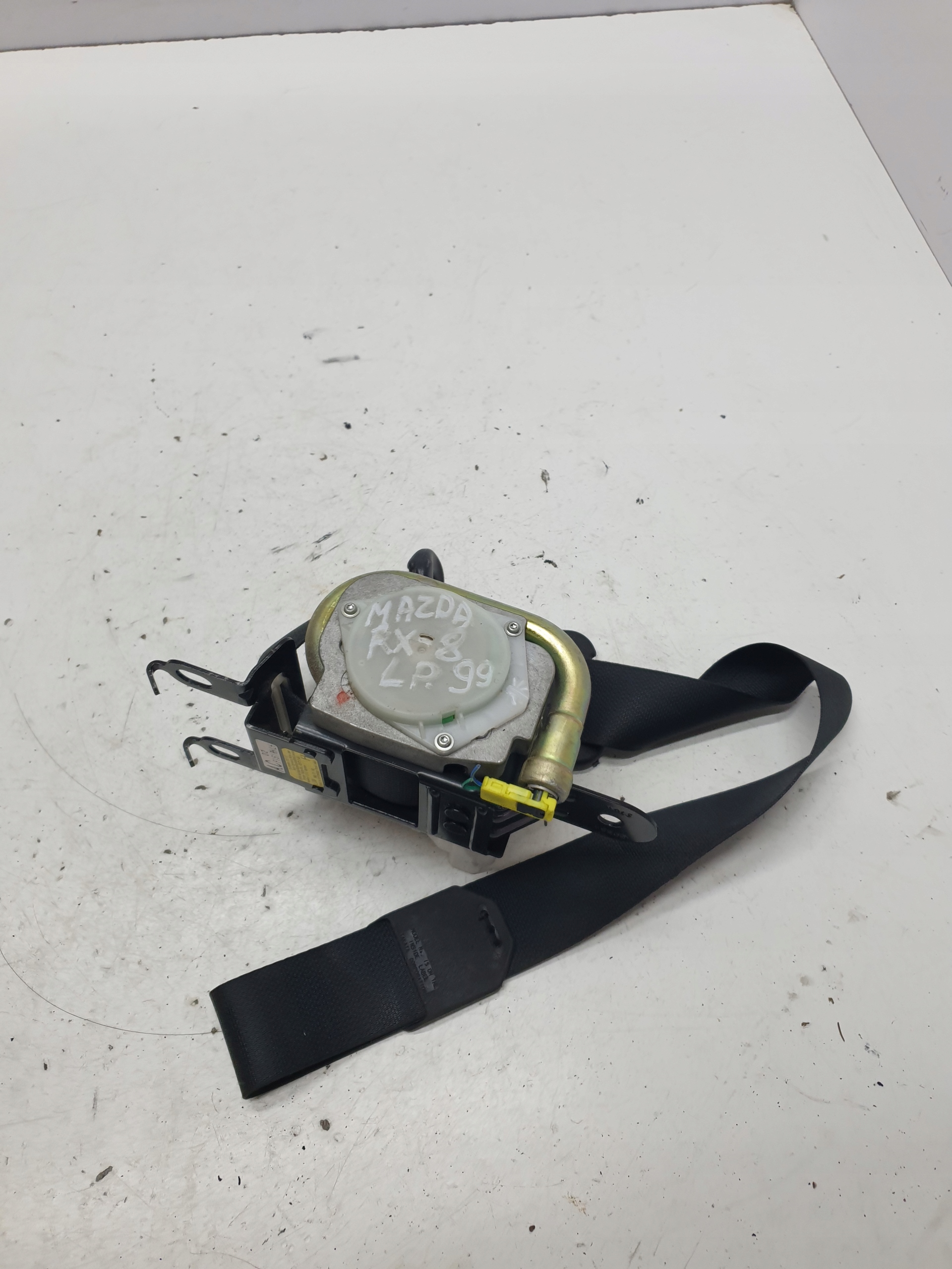 ремень безопасности передний перед левый mazda