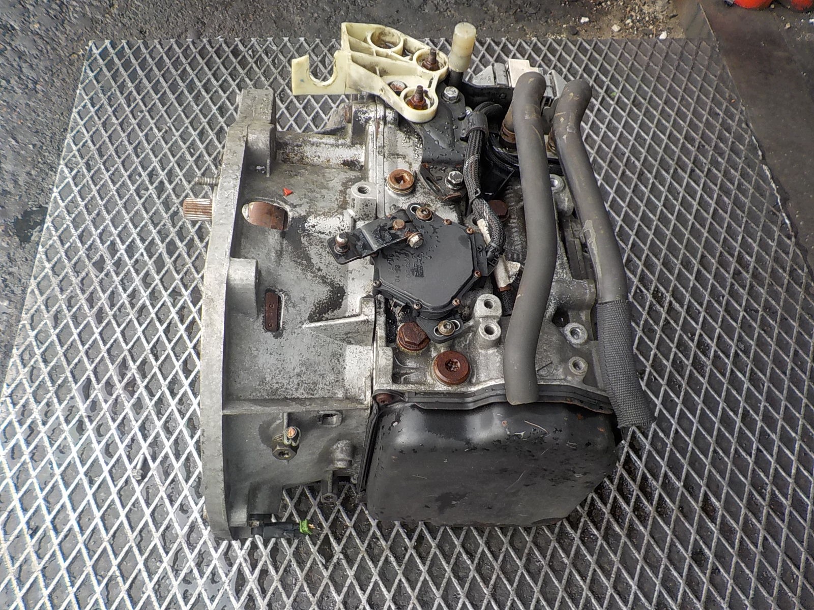 RENAULT GRAND SCENIC II 2.0 B ORG does not have KONWERTERA gearbox, DP0088M