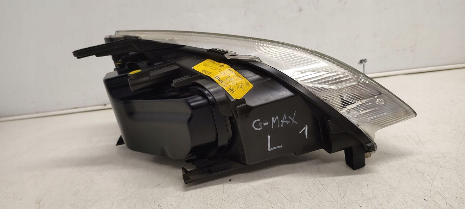 light front front left Ford CMAX