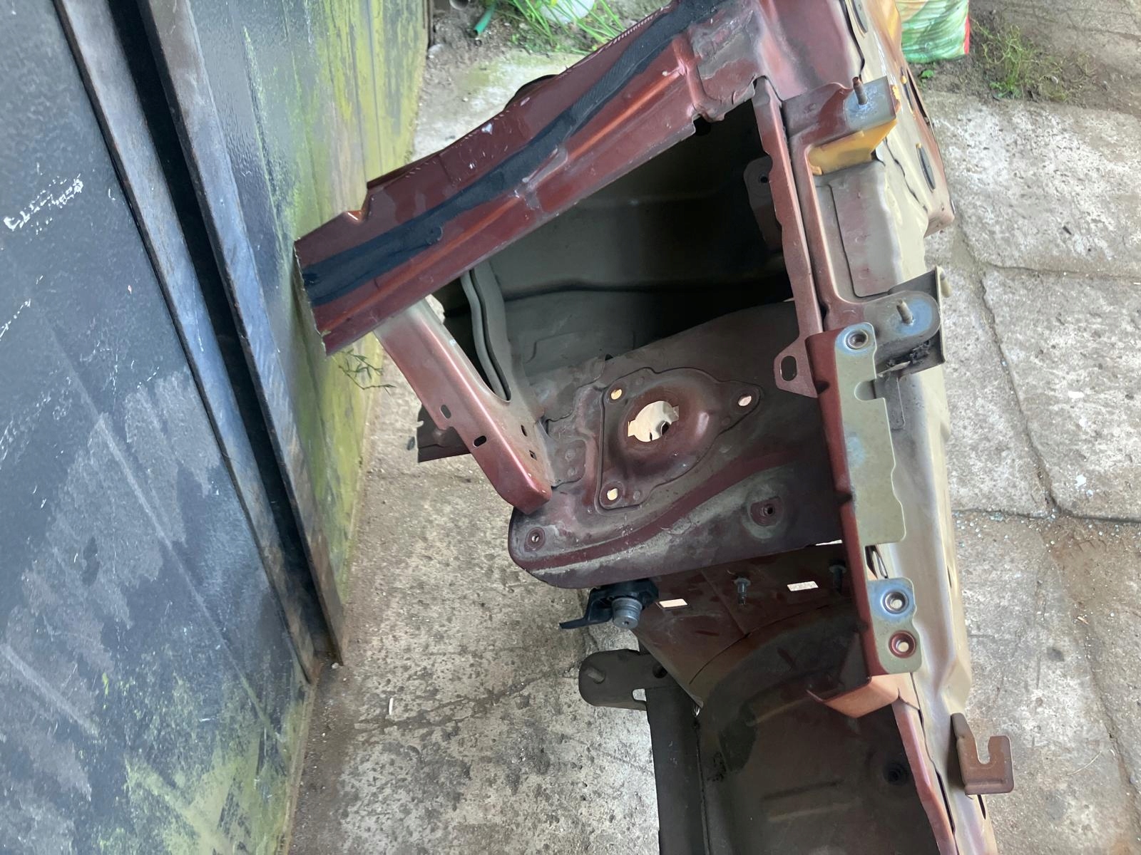 quarter left front PEUGEOT 3008 II ELGD