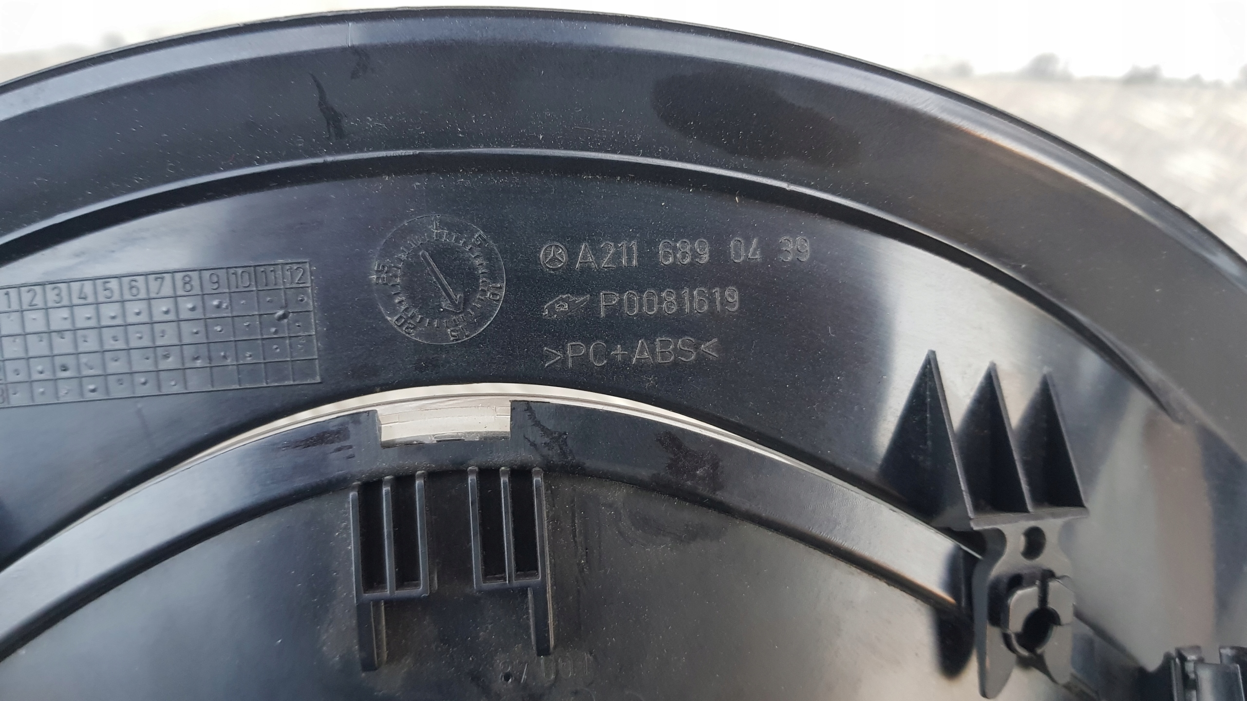 MERCEDES W211 dials clock A2115405711
