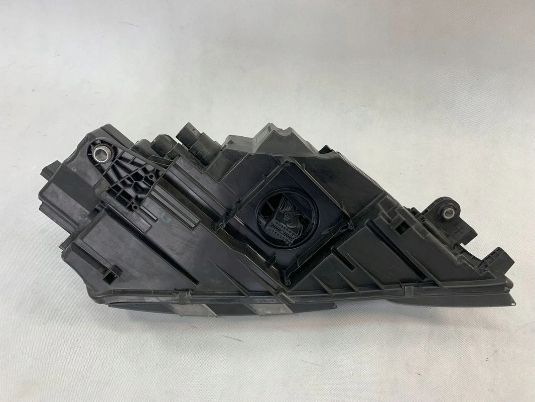 Skoda Octavia 3 III FL 17-20r Reflektor left light left Lift