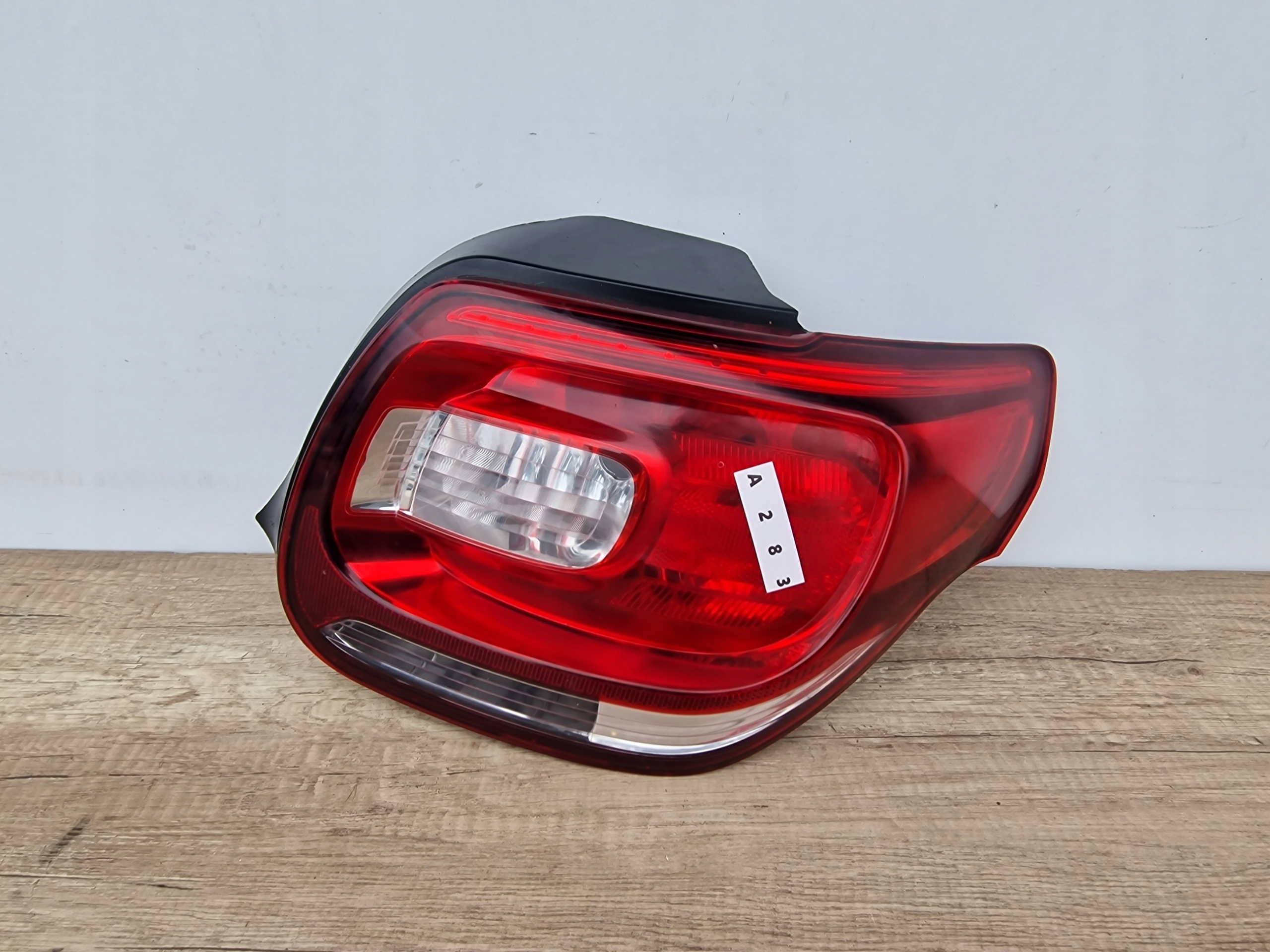 CITROEN DS3 right light rear part VISTEON 9808415380