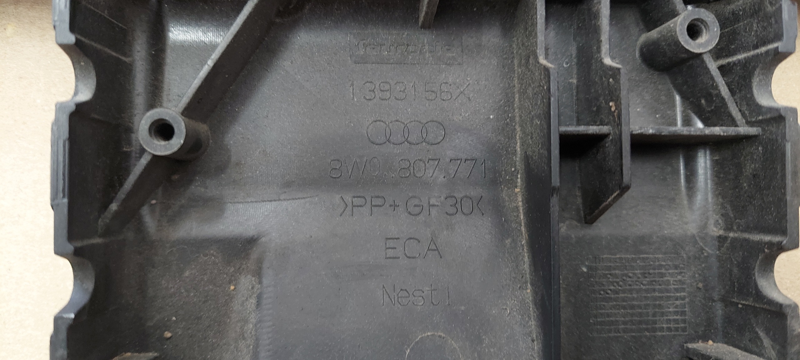 consolle traversa supporto GRILLA AUDI A4 B9 15-19 originale 8W0807771