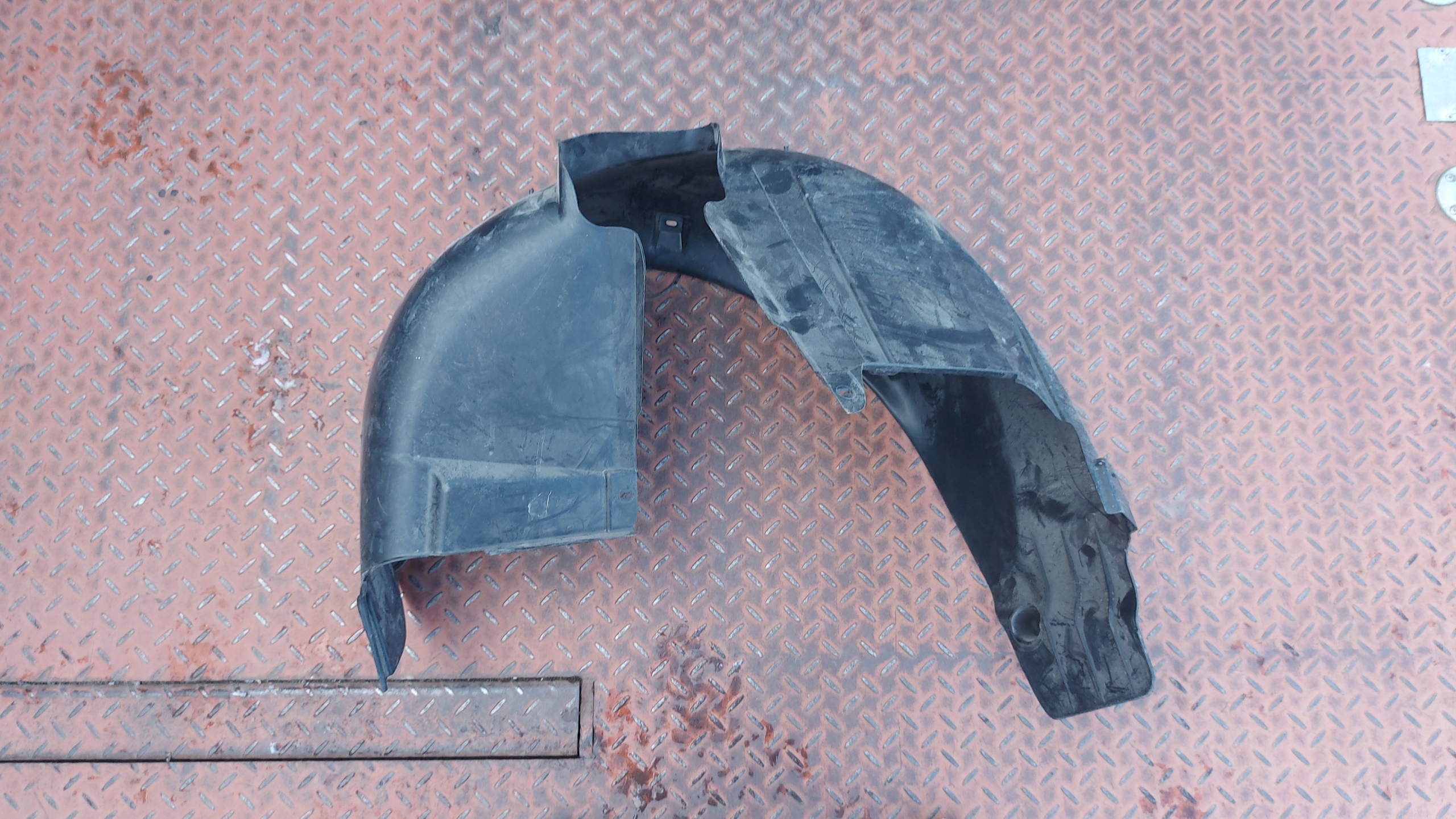 mudguard left rear part SKODA ROOMSTER 12