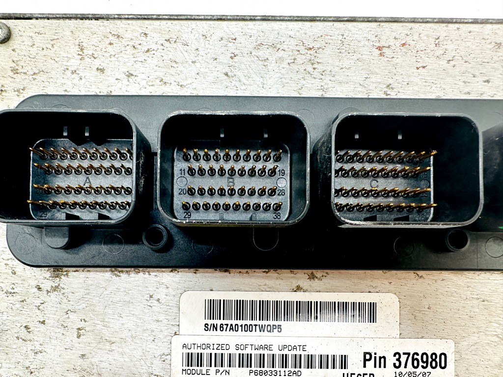 # STEROWNIK DODGE NITRO 4.0L P68033112AD # Typ samochodu 4x4/SUV Samochody osobowe