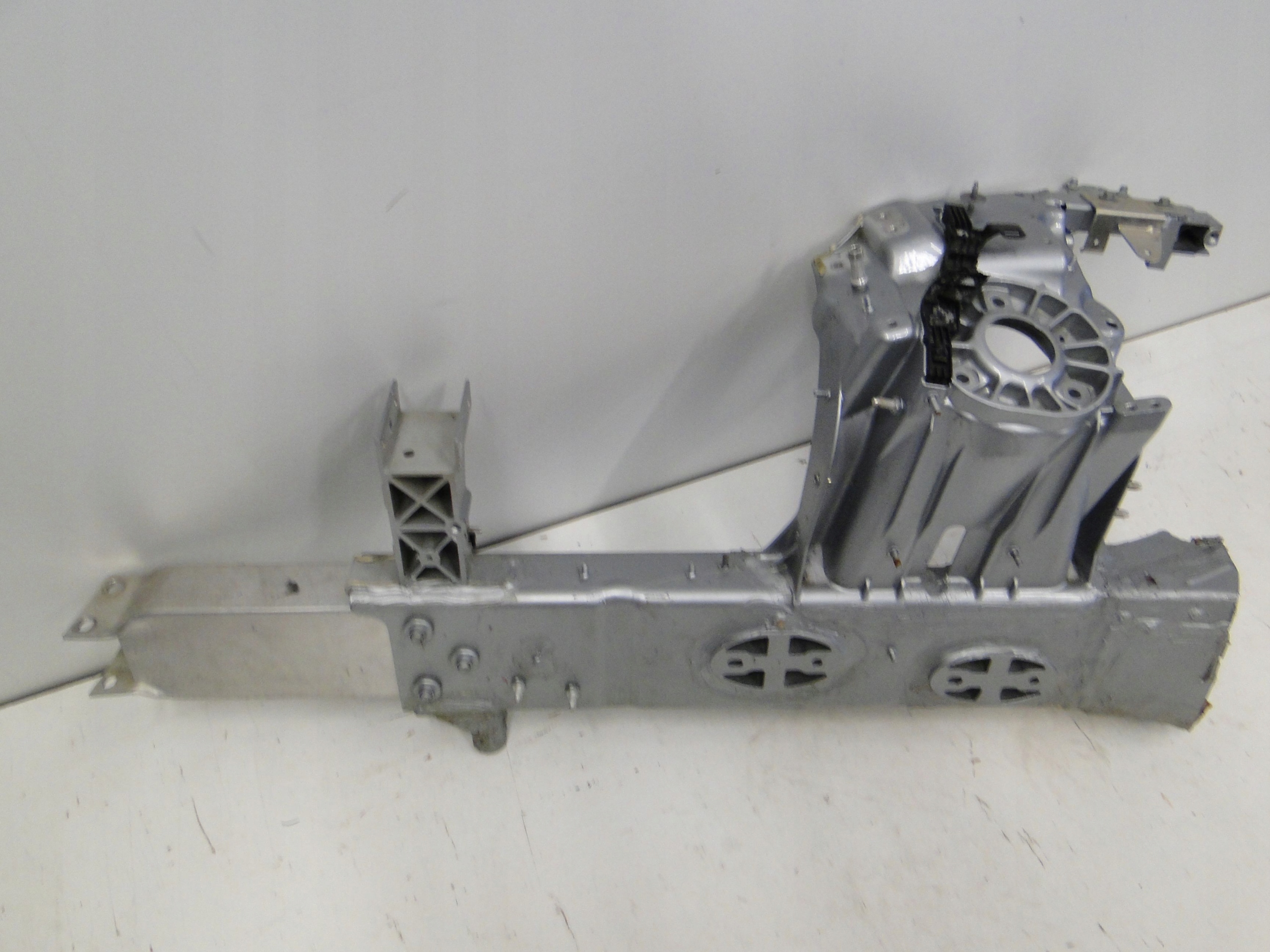 MERCEDES SL R232 232 ĆWIARTKA PODŁUŻNICA PRAWA Typ samochodu Samochody osobowe