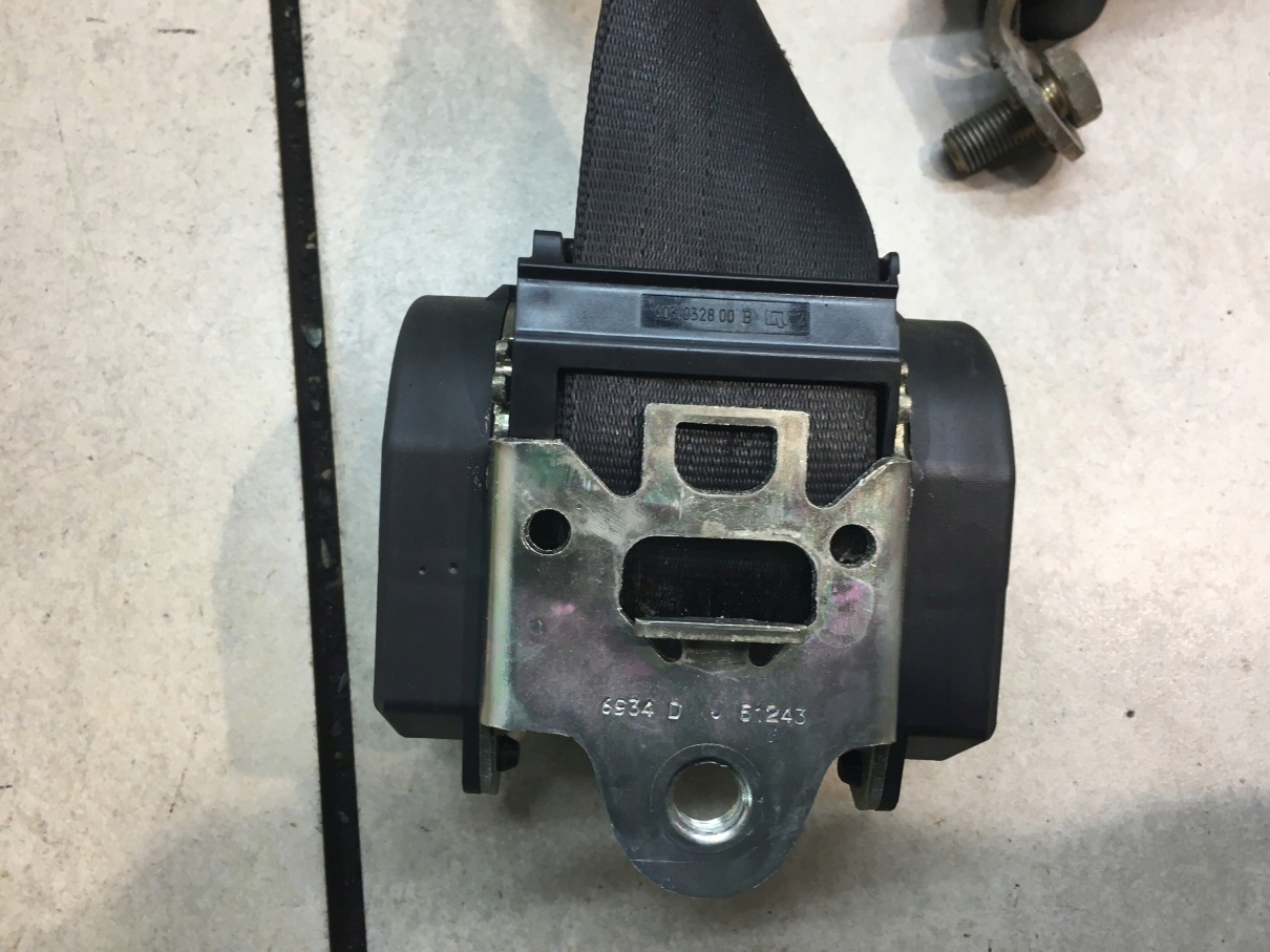 Gurten Sicherheits rechts heck AUDI A4 B7 8E5857805D