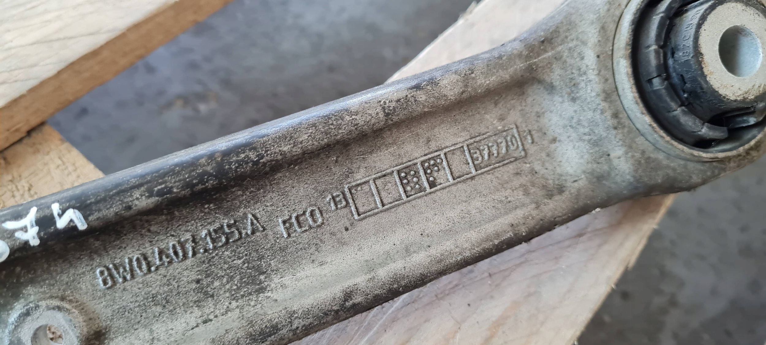 S4 B9 8W A4 arm left front front 8W0407155A A5 8W S5