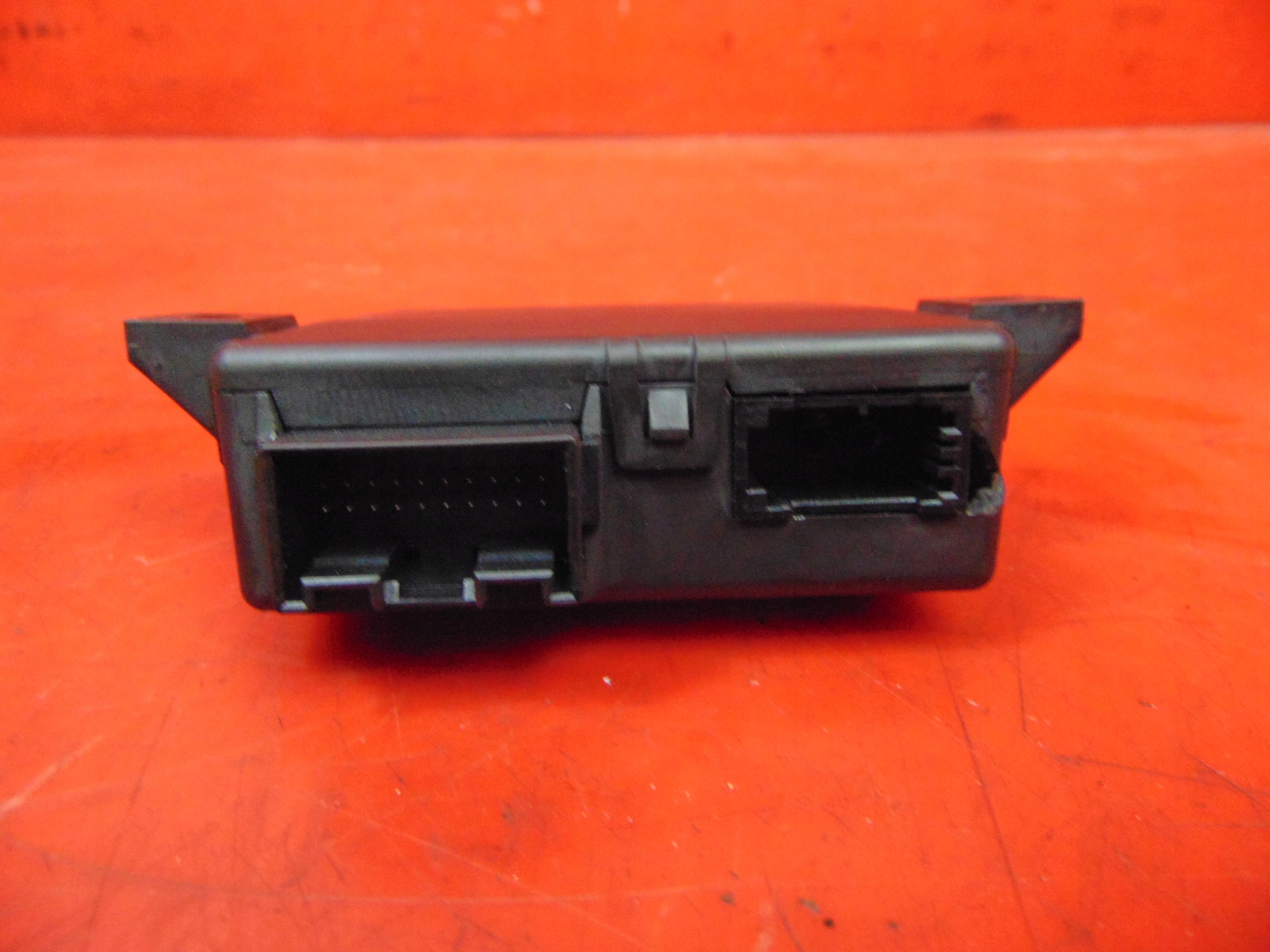 AUDI A1 8X Q3 module control unit GATEWAY 8U0907468G
