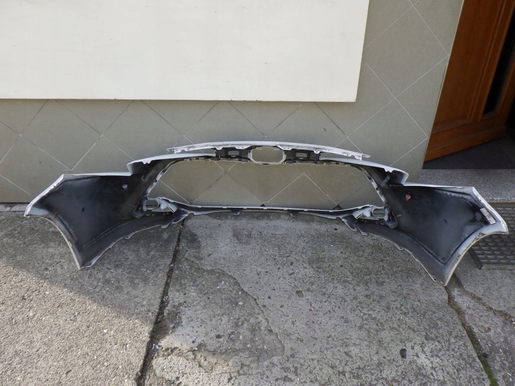 TOYOTA COROLLA E21 LIFT KOMBI HB 23- Frontstoßstange