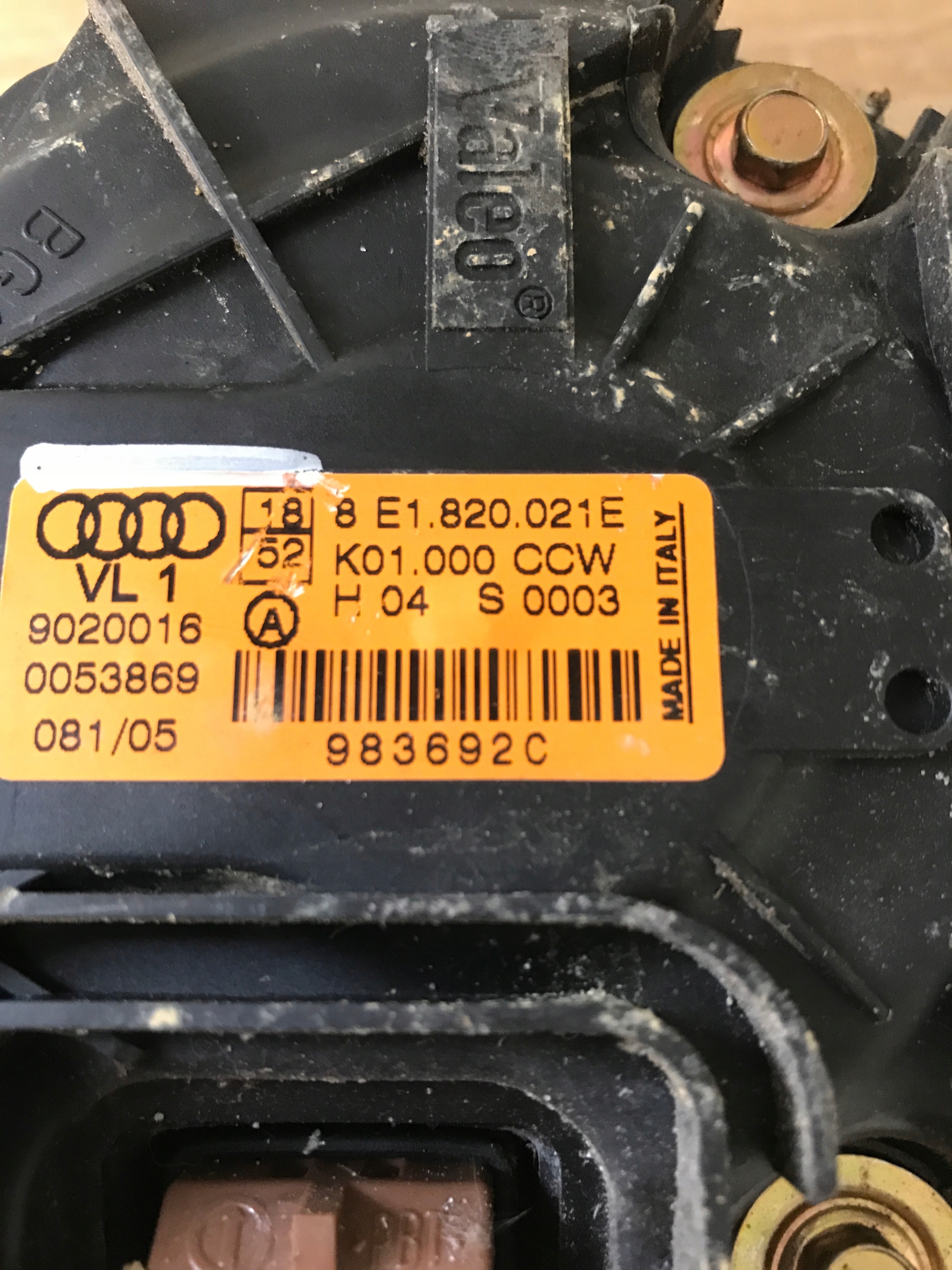 DMUCHAWA ventilátor AUDI A4 B6 8E1820021E