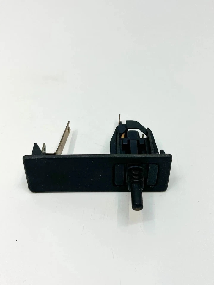 switch SWIATLA boot MERCEDES 107 W201 2018200211