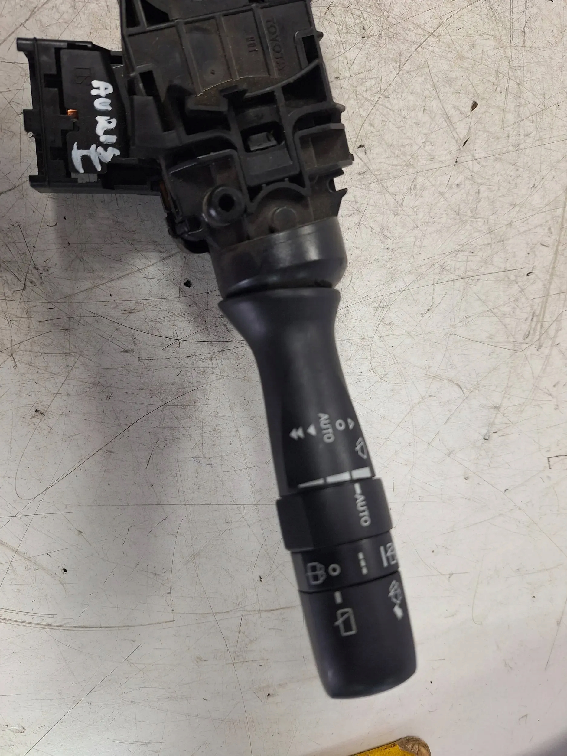 devio luci tergicristallo tergi devio luci devio 17F613 Toyota Auris e 06-12