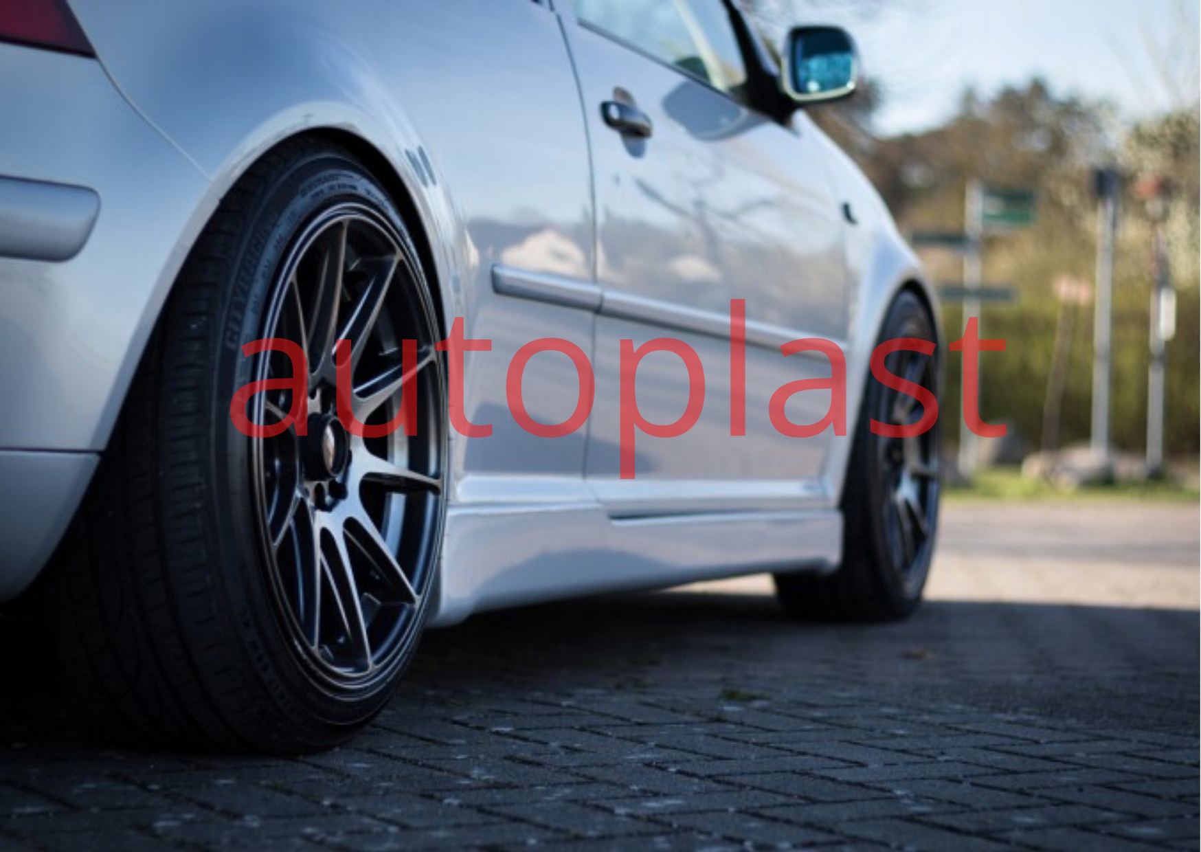 Progi Vw Golf 4 IV R32 plastik abs 3 drzwi EAN (GTIN) 6096413734780