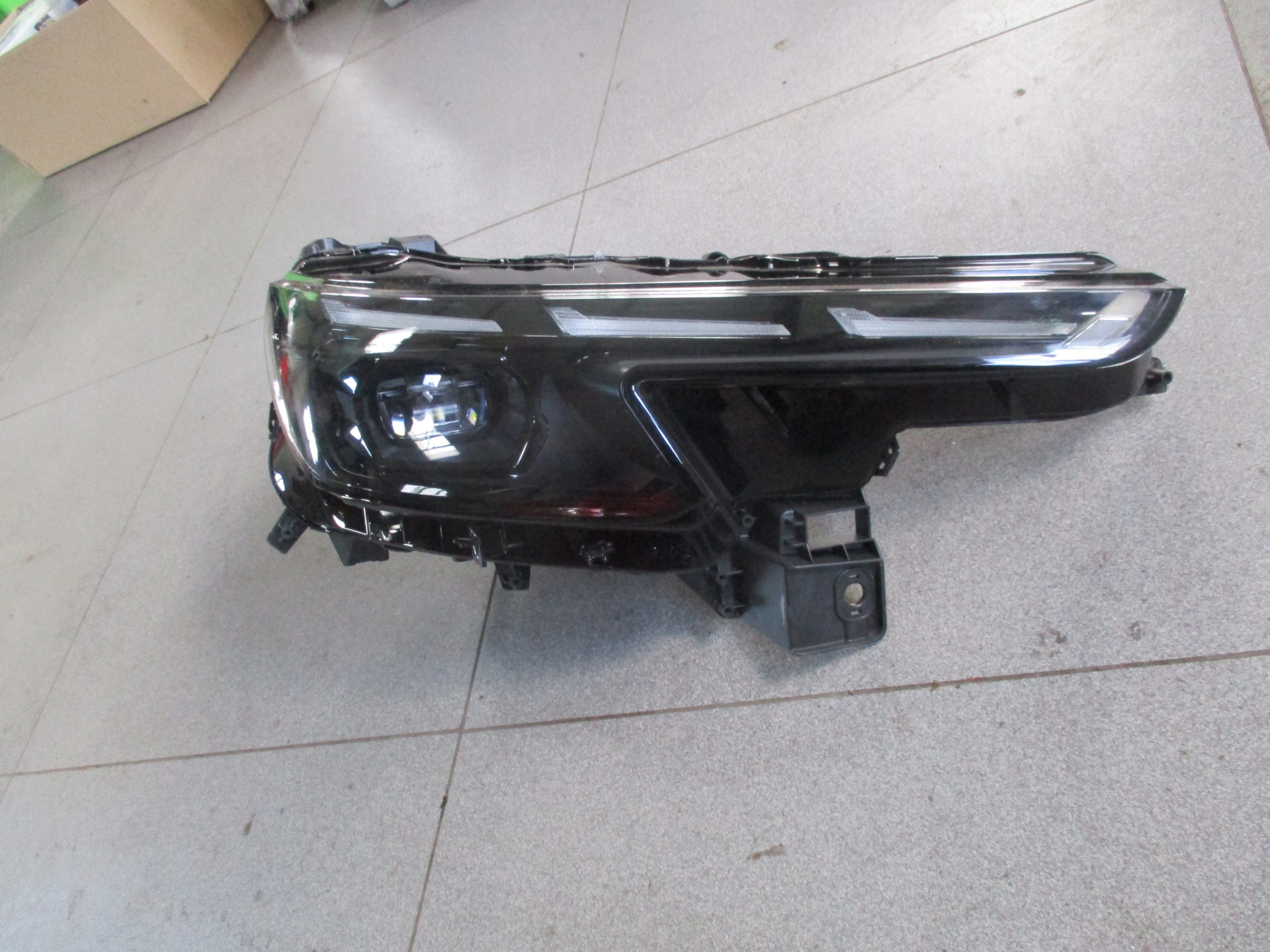 light right front Alfa Romeo Milano Junior 2024r- Full LED 505 72573