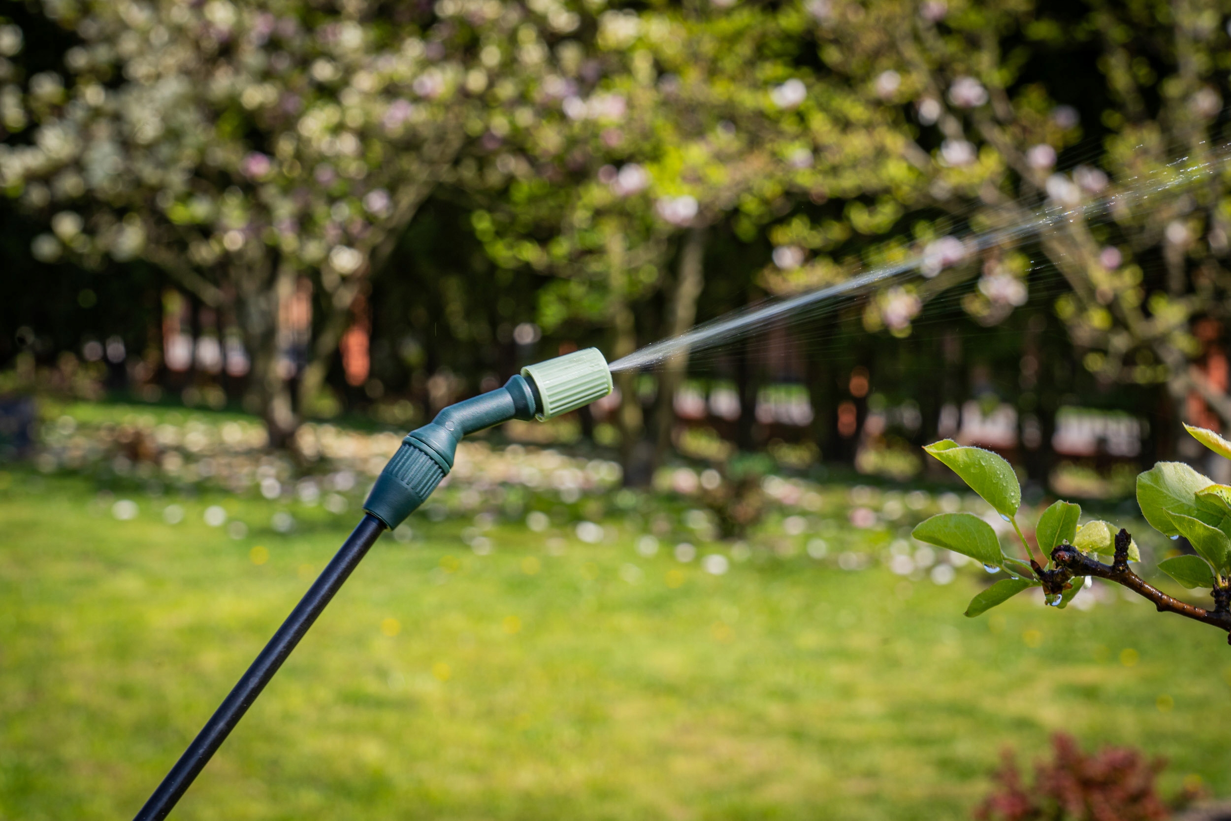 OPRYSKIWACZ CIŚNIENIOWY RĘCZNY DUŻY POJEMNOŚĆ 8L REGULACJA LANCA 98CM Marka Wuber