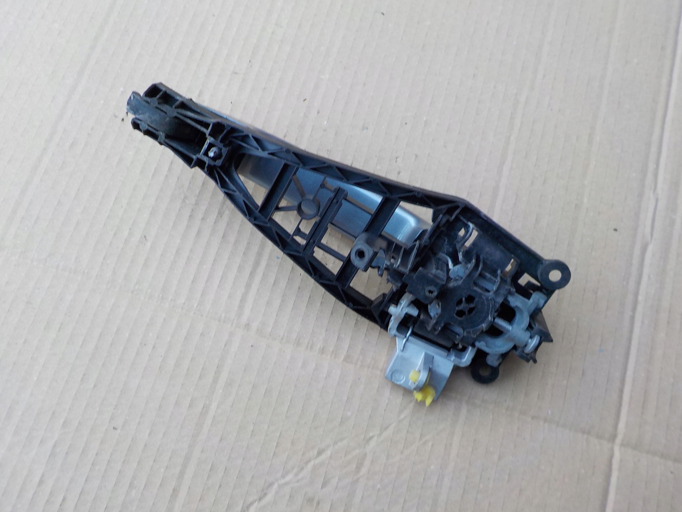 handle left rear part opel zafira b 2006r