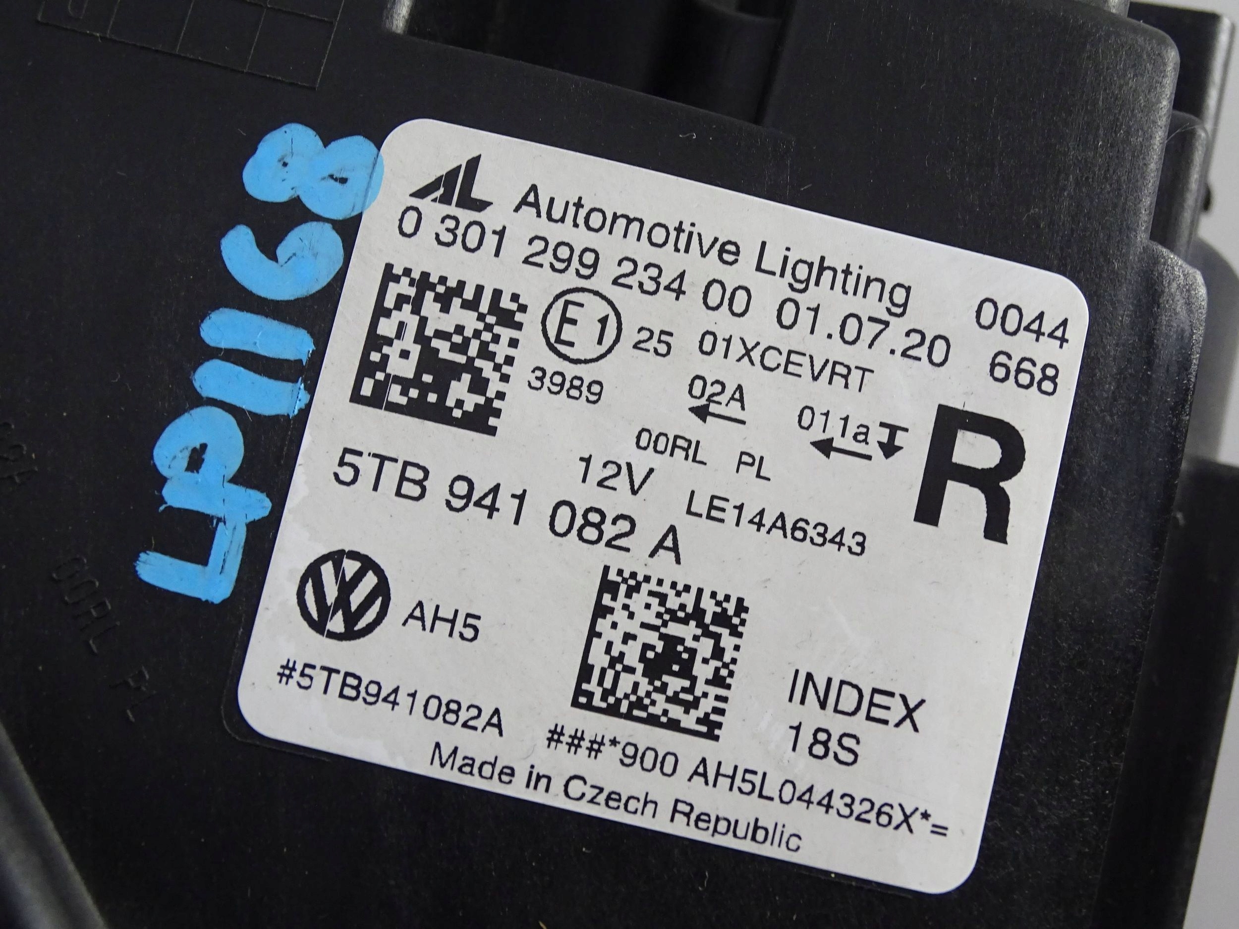 фара правая vw Touran II 2 5TA 5TB 15-20 full led