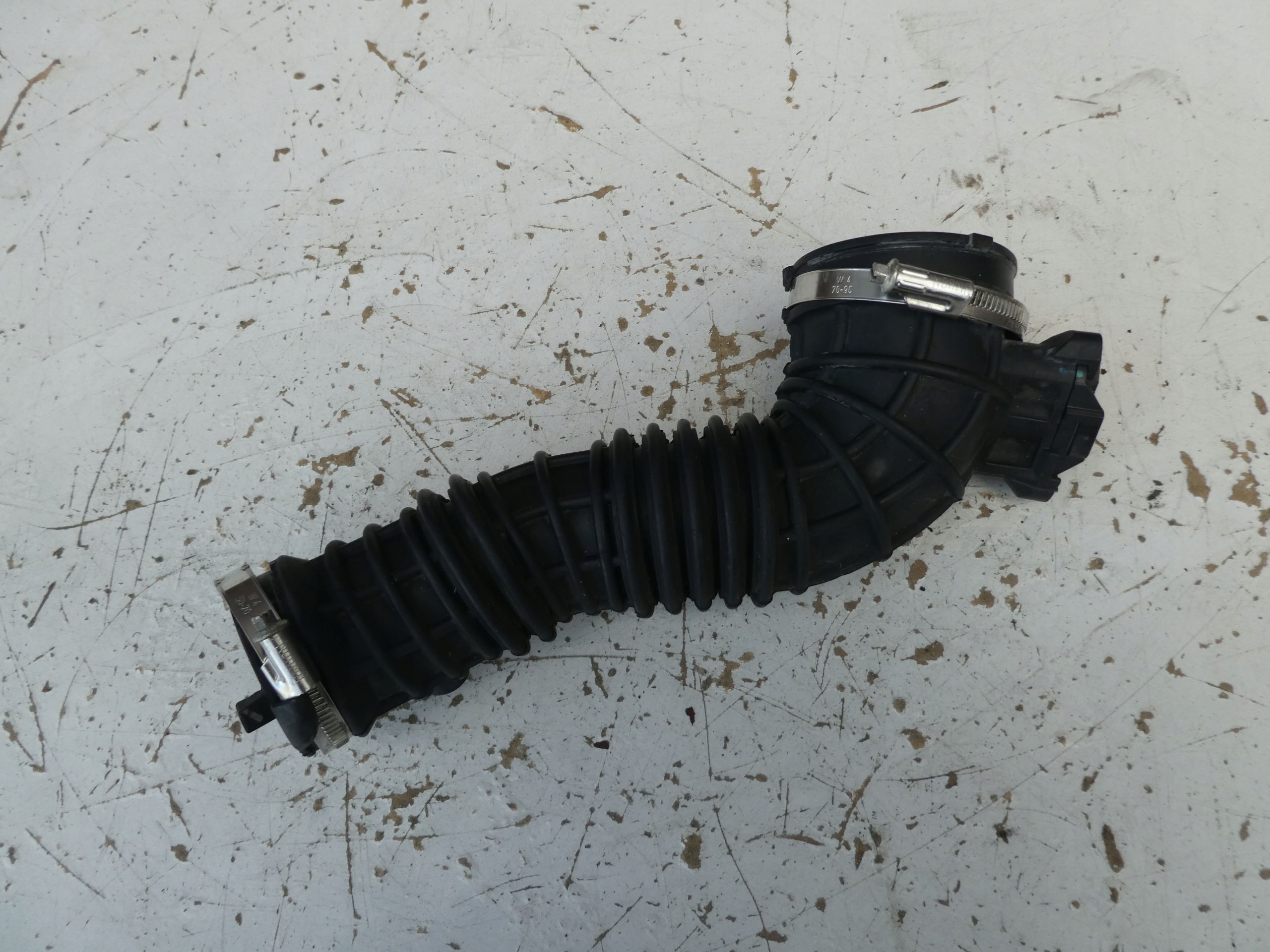 VW T6 SCHLAUCH SSACY INTERCOOLER 7E0129627H