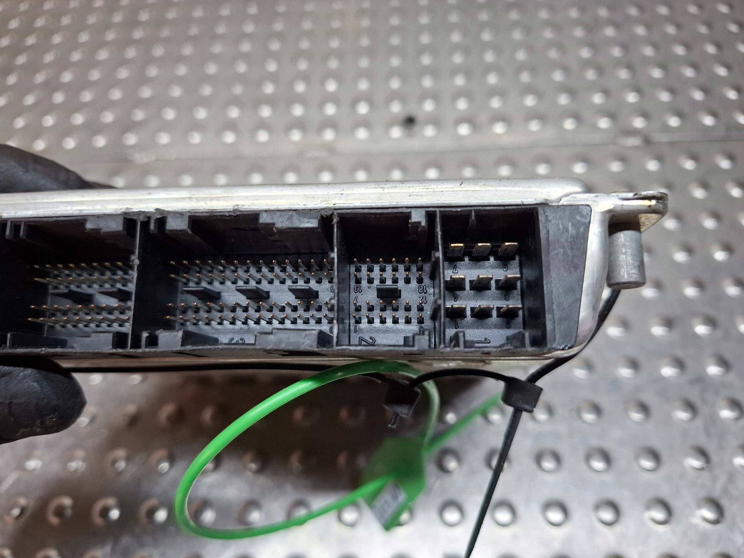 computer control unit of the engine A1121532979 0261207849 MERCEDES W203