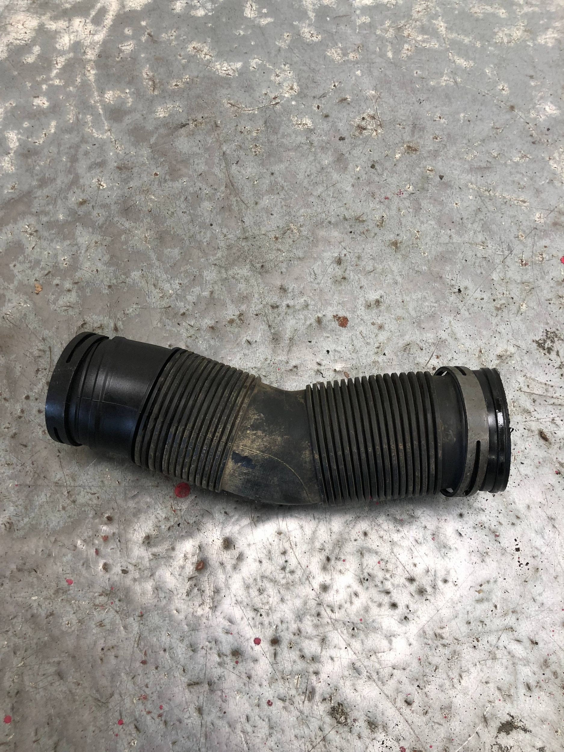 pipe air hose VW FOX POLO 6Q0129684AB