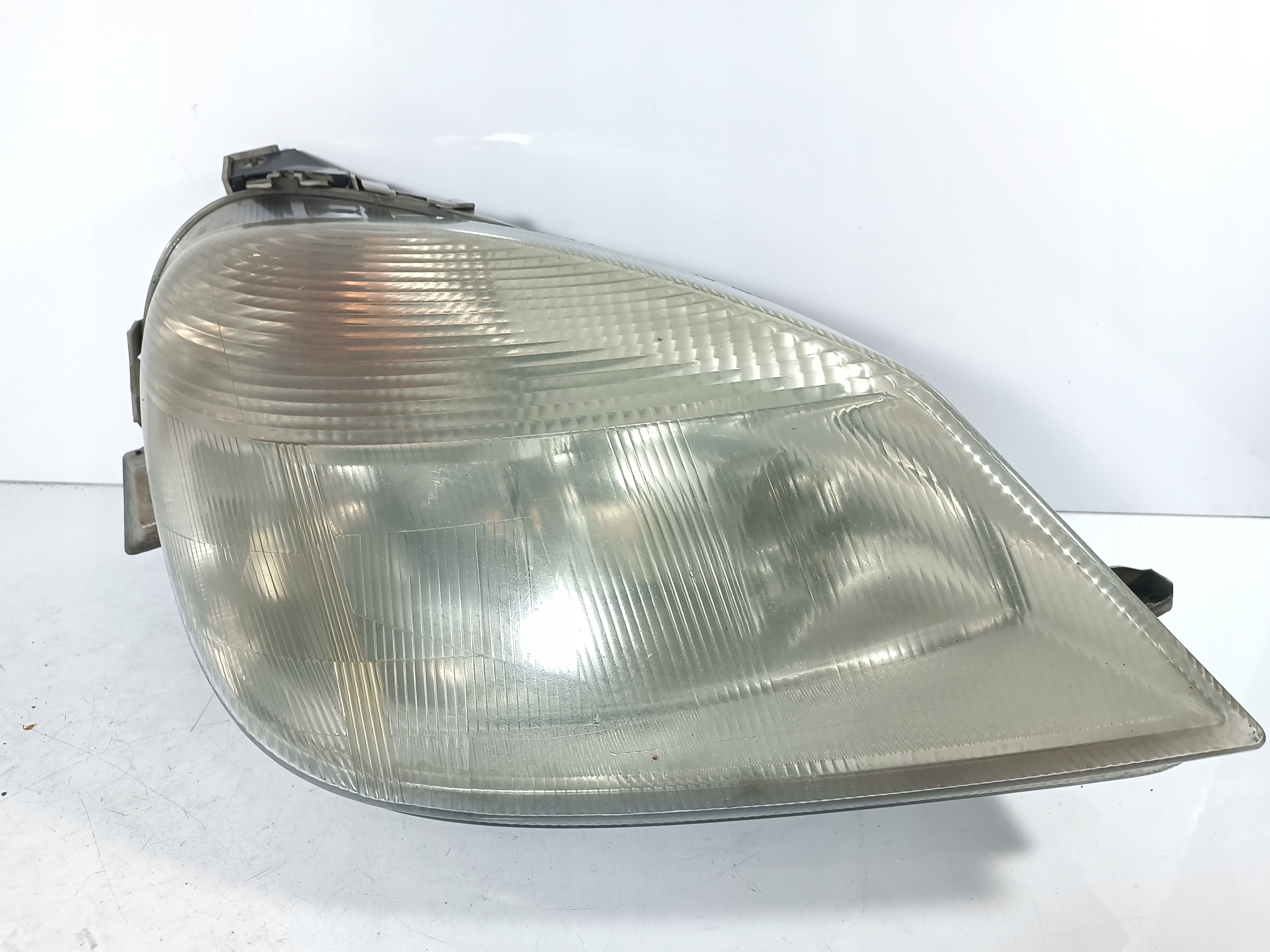 Mercedes Vaneo W414 01-05 REFLEKTOR light right front front OE 0301189202