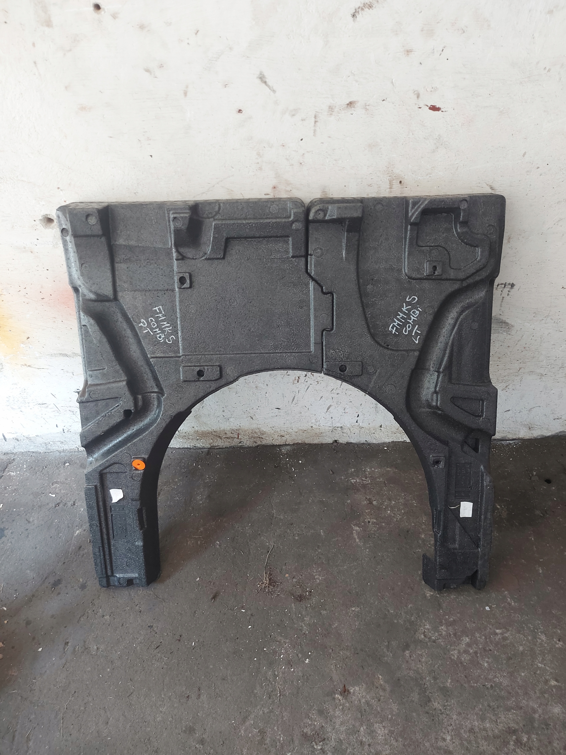 STYROPIAN BAGAŻNIKA FORD MONDEO MK5 KOMBI