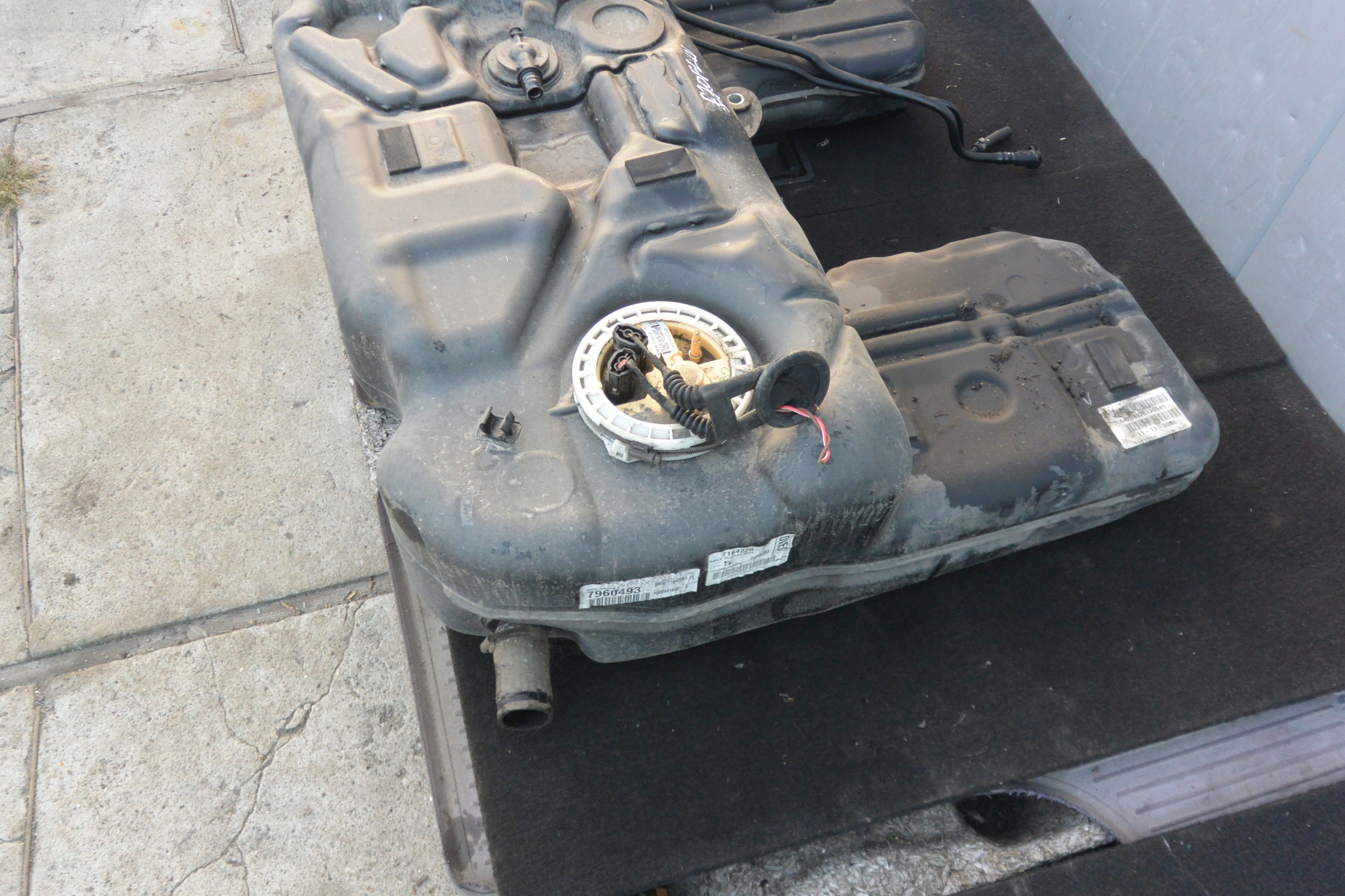 tank kraftstofftank BMW X5 E70 X6 E71 LIFT DIESEL