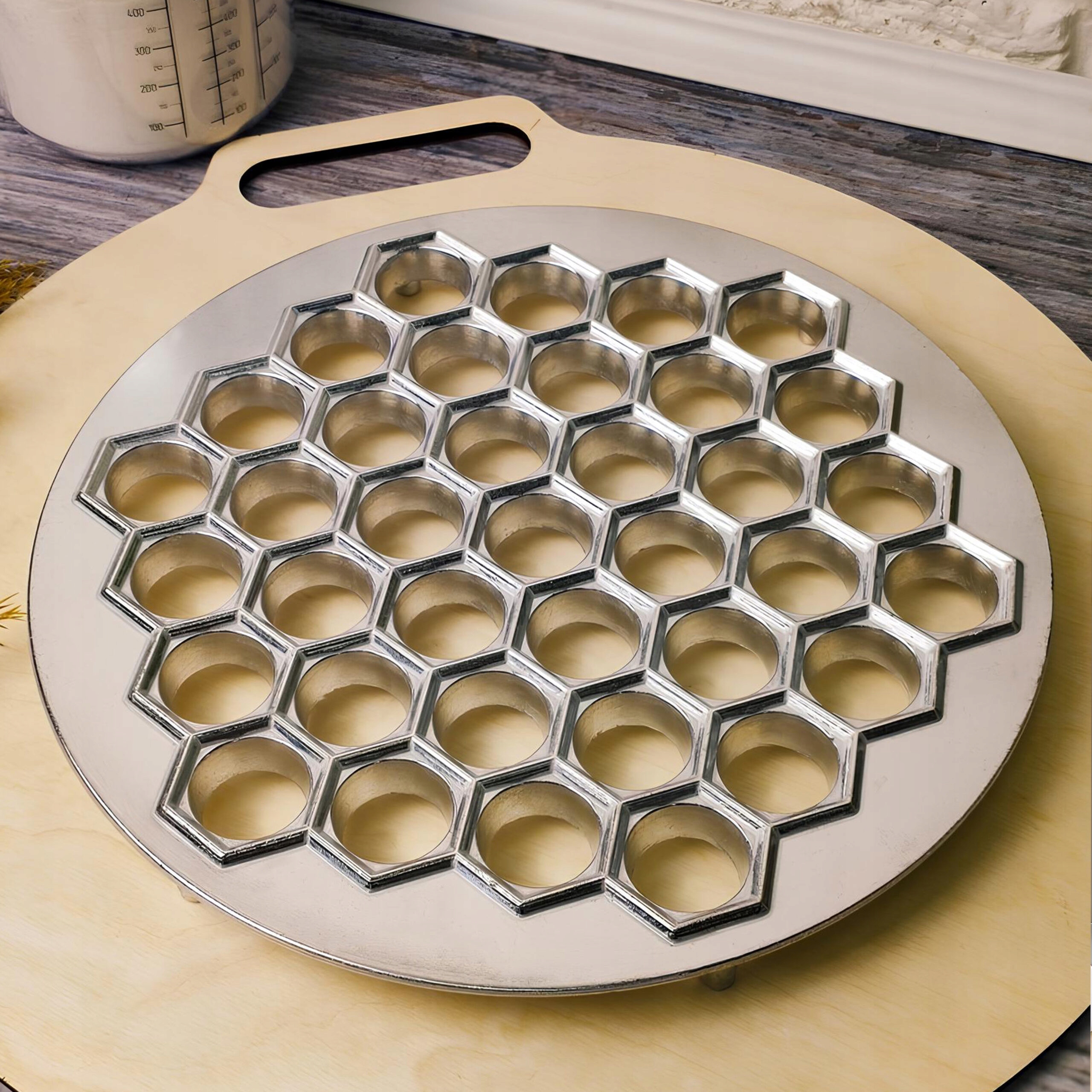 PIEROŻNICA FORMA DO PIEROGÓW USZEK RAVIOLI FOREMKA STALOWA 37SZT WYKRAWACZ Rodzaj wykrawacz / wykrojnik