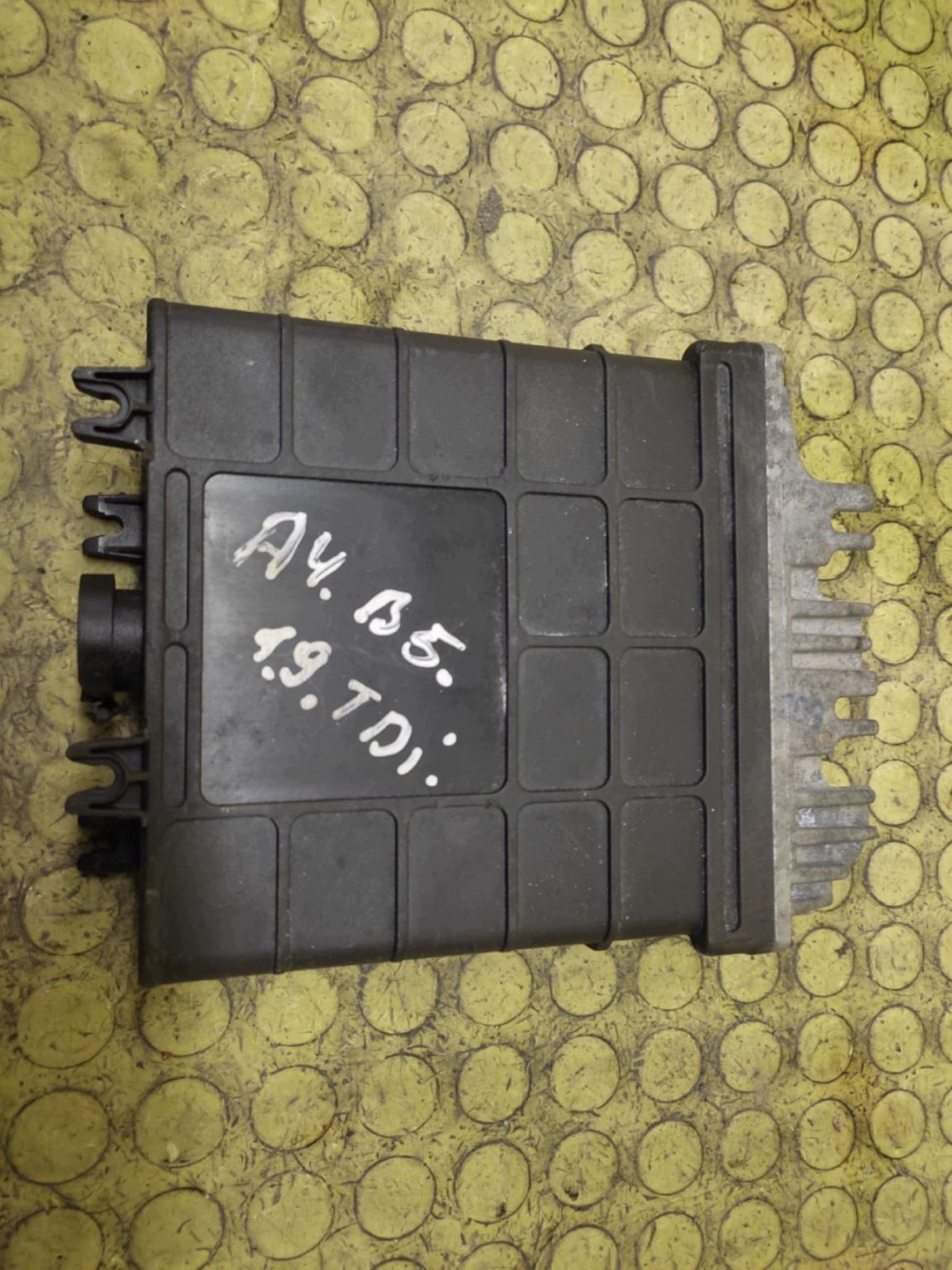 AUDI A4 B5 1.9 TDI control unit of the engine 0281001366/367