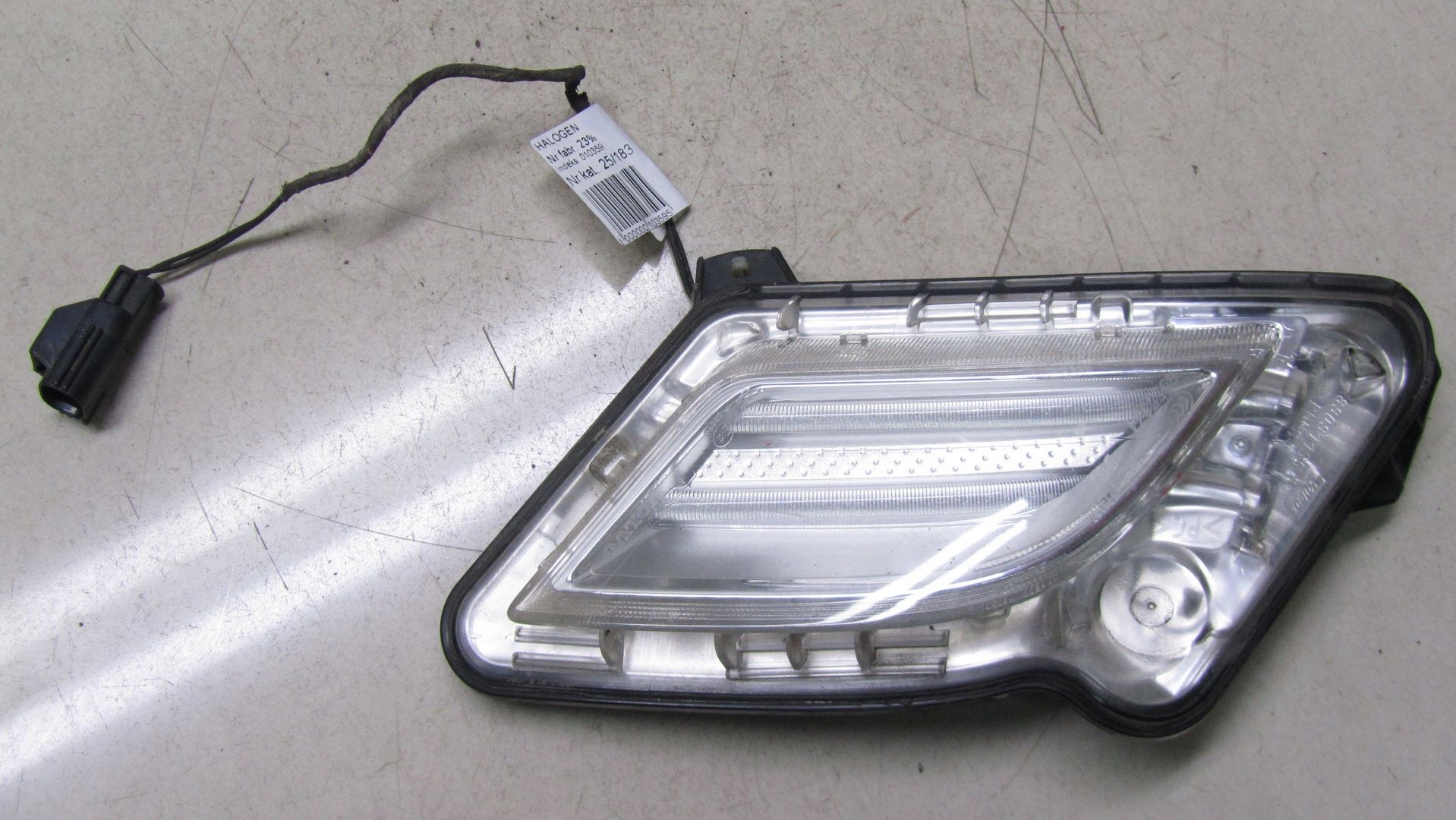 025/183 - VOLVO S60 V60 галогенные DRL LED правый передний 10-13