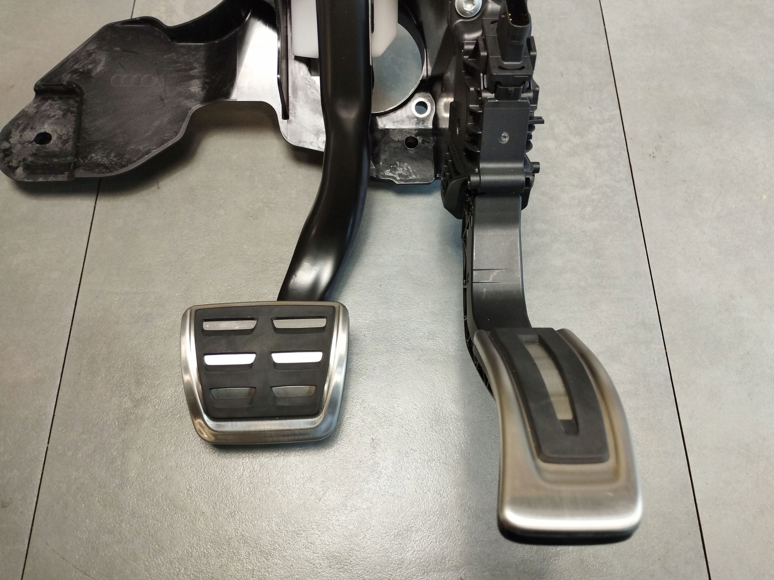 Audi A5 B10 pedals support POTENJOMETR gas 8B1723117