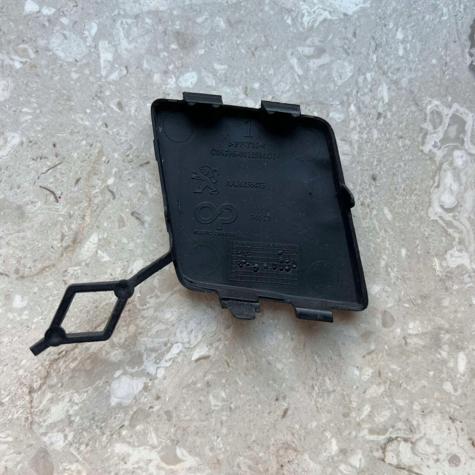 PEUGEOT 308 II T9 13r- Abschleppöse der Stoßstange heck AA36136473