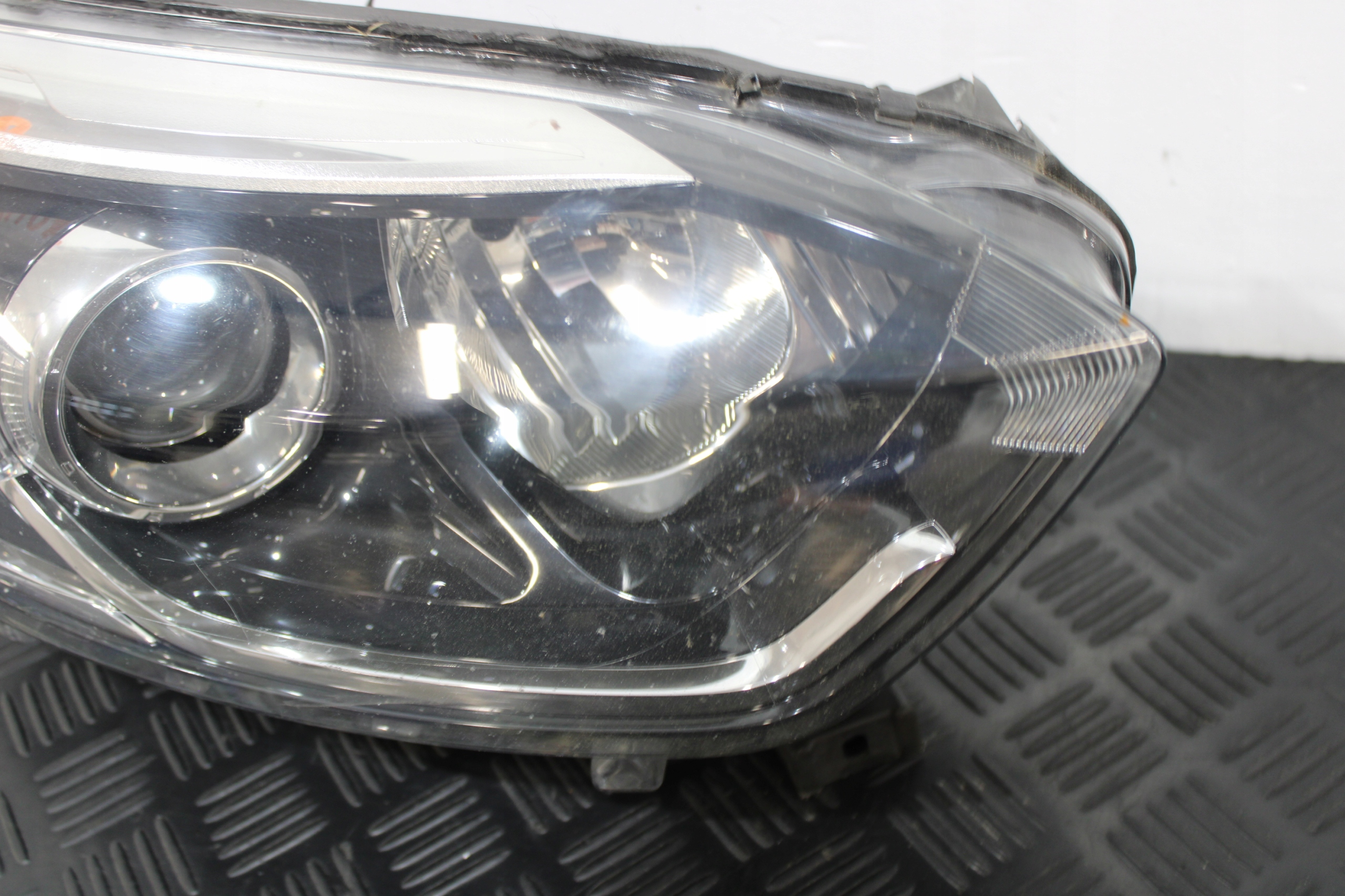light right front 260102734R RENAULT CAPTUR