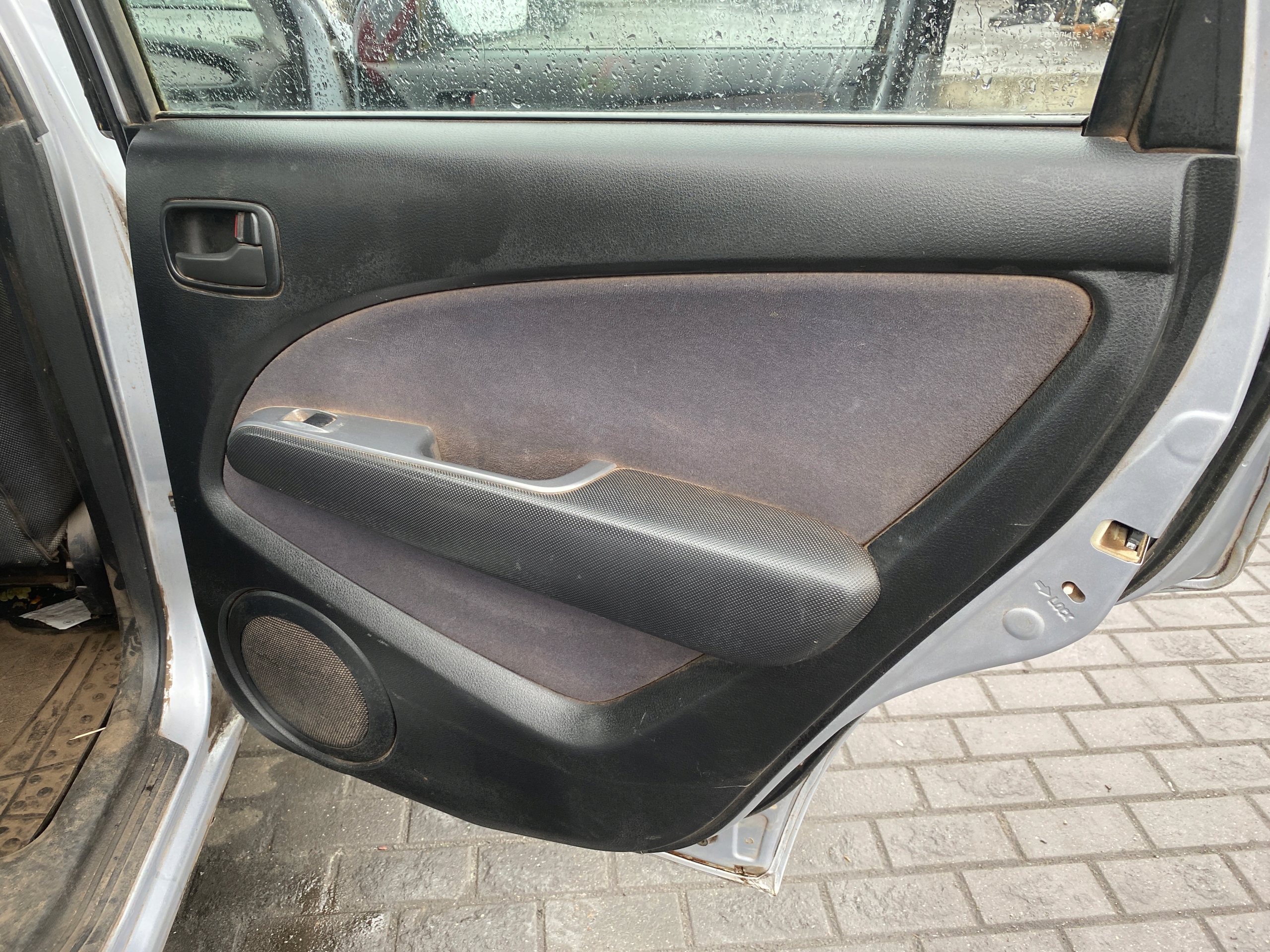 upholstery right side side right rear Mitsubishi Outlander 1 and 03-06