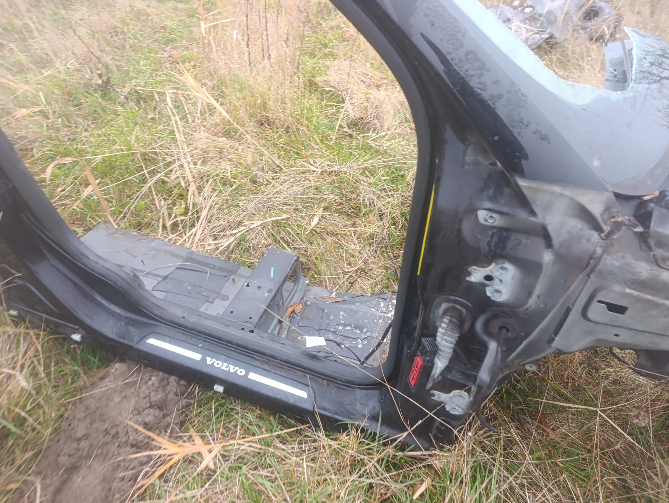 quarter right front front Volvo V50