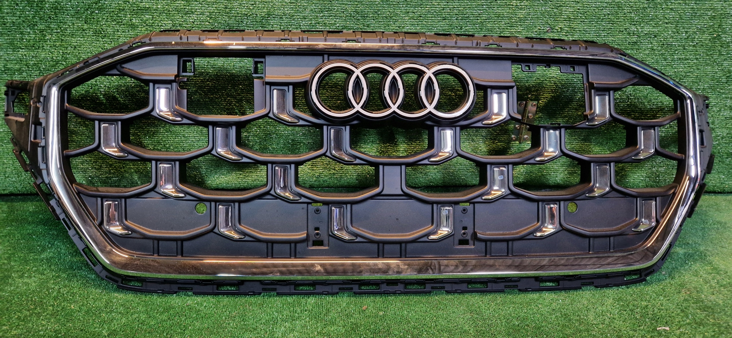 Audi Q8 Kühlergrill FRONTGRILL Kühlergitter 4M8853651BS - Thumbnail 4