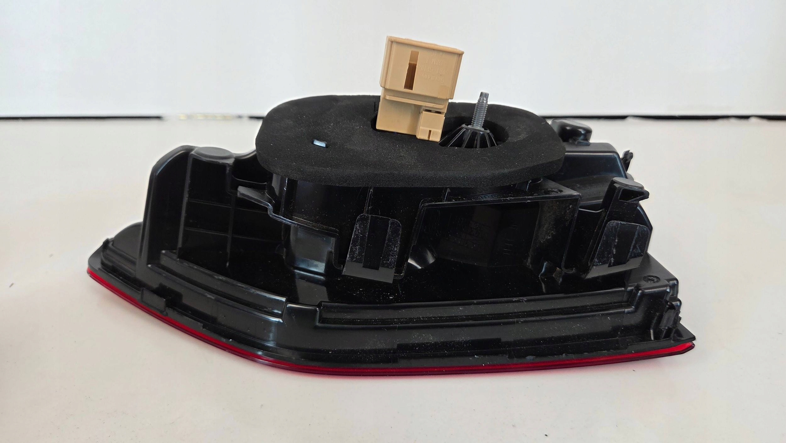 Volkswagen Golf VIII 8 5H light rear rear part left w klapie