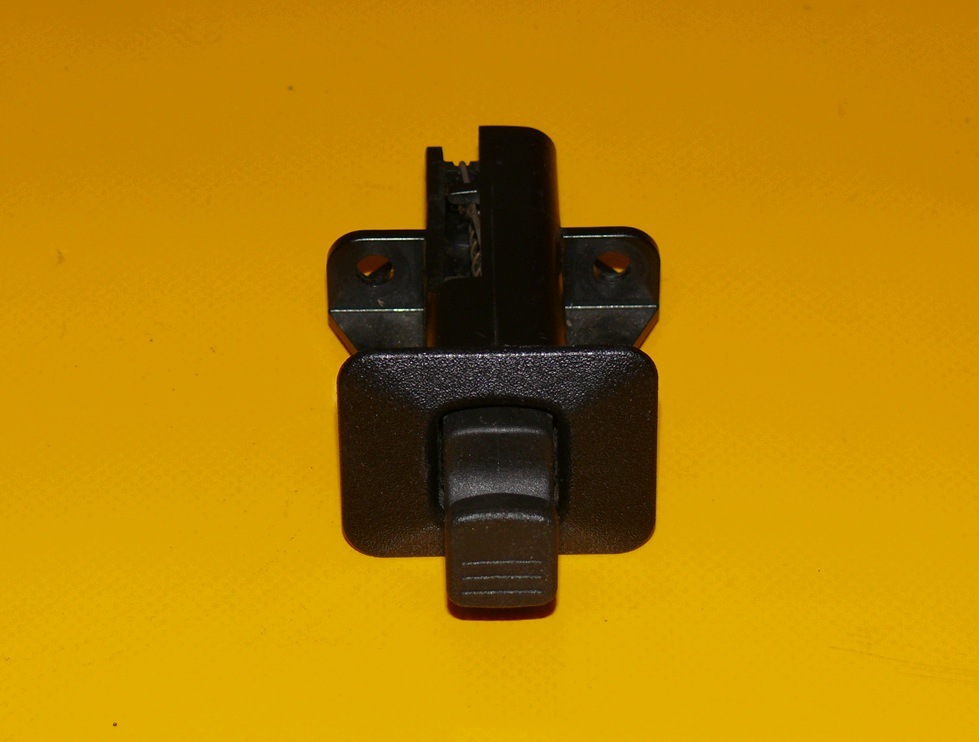 bracket holder boot MERCEDES E-class IV 4 W212 KOMBI 09-13 A2128100340