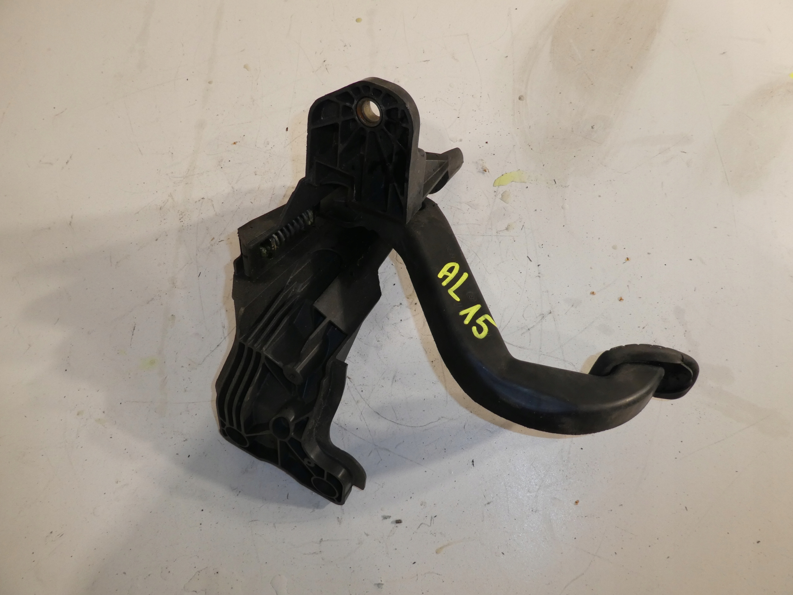 KUPPLUNGSPEDAL RENAULT MASTER III 070112