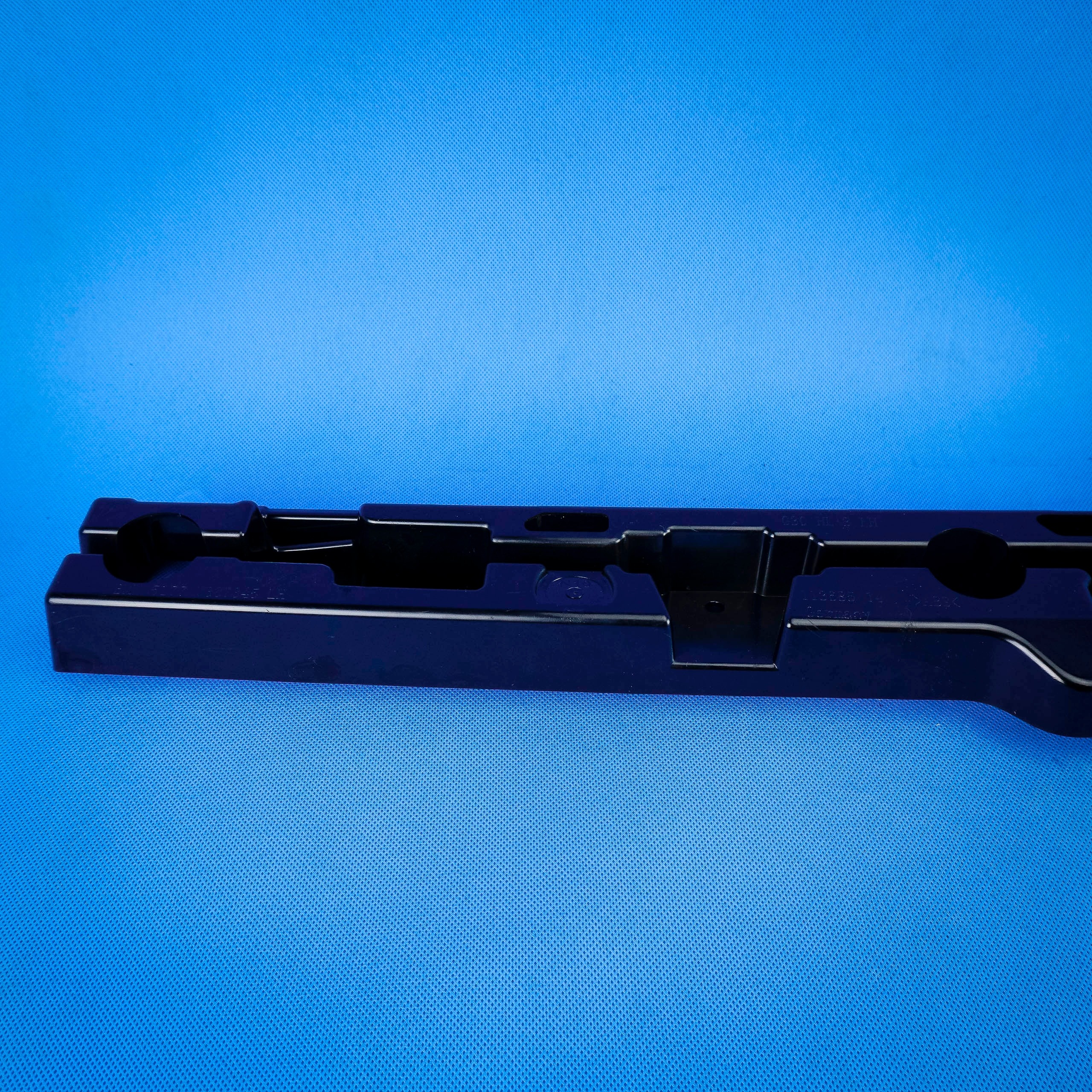 Support Support plaque Couvertures progowej Gauche BMW 5 G30 M 51777387345 7387345 25km